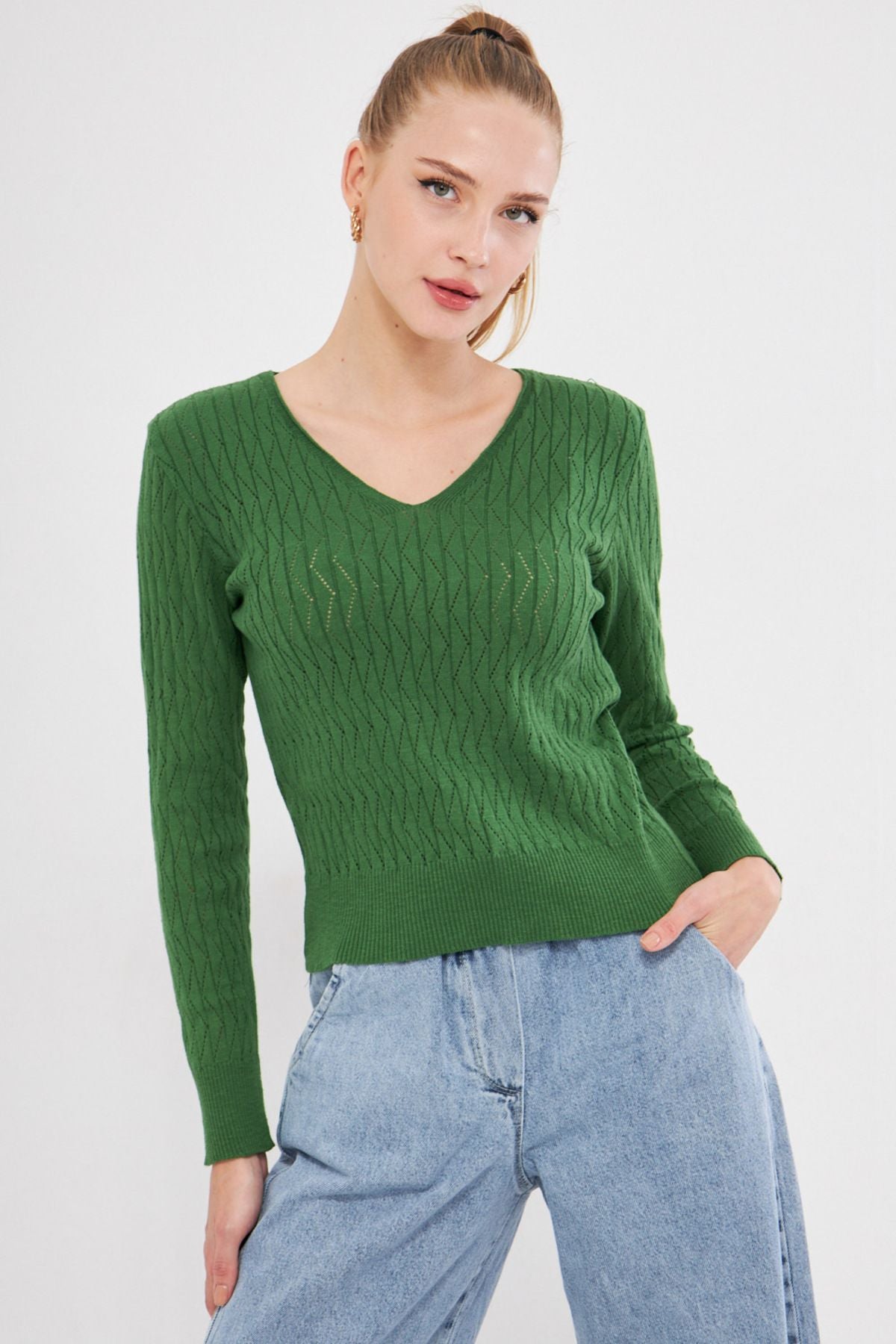 Female Green V-Neck Perforated Knitwear Sweater Arm-25k012012