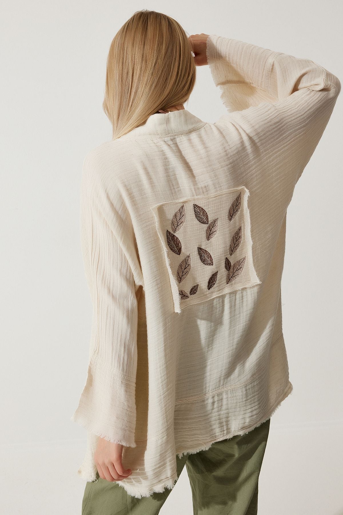 Women's Cream Flower Detail Premium Muslin Kimono RG00030