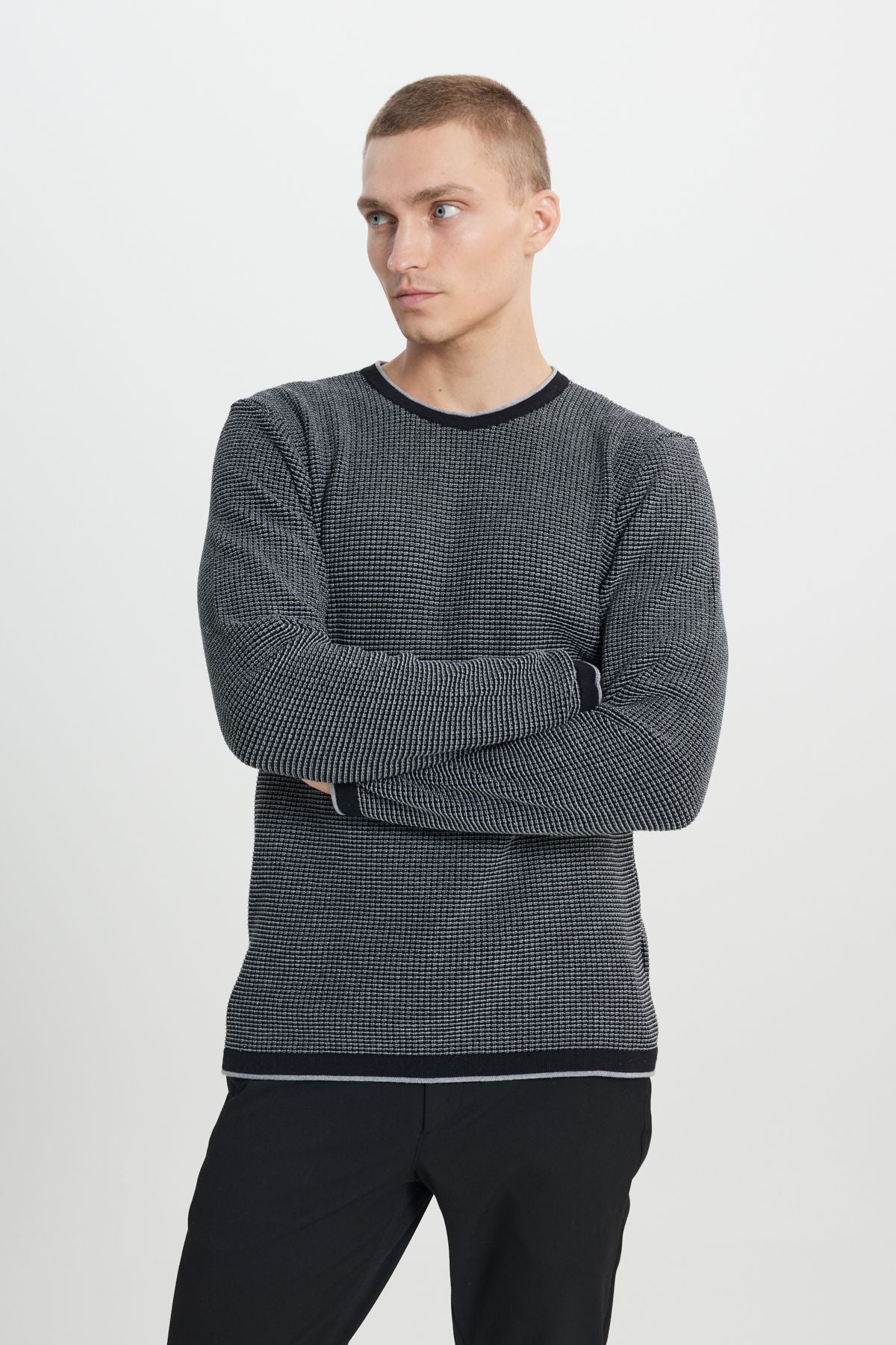 Men's black-gray standard fit normal cut bike collar knitwear sweater