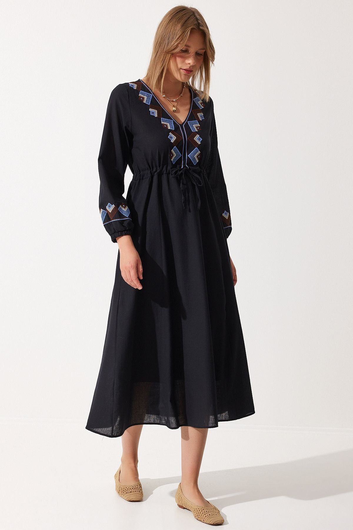 Female Black Embroidery Detailed Oversize Flax Dress RG00027