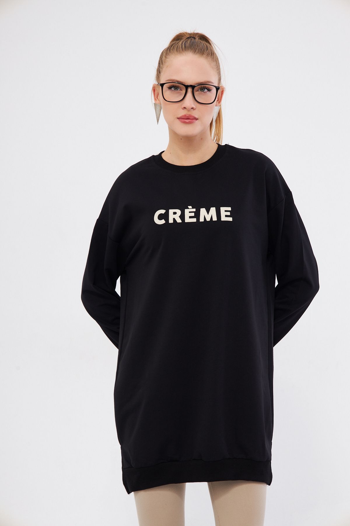 Written in front of the collar collar written Tunic Sweatshirt ARM-25K001029