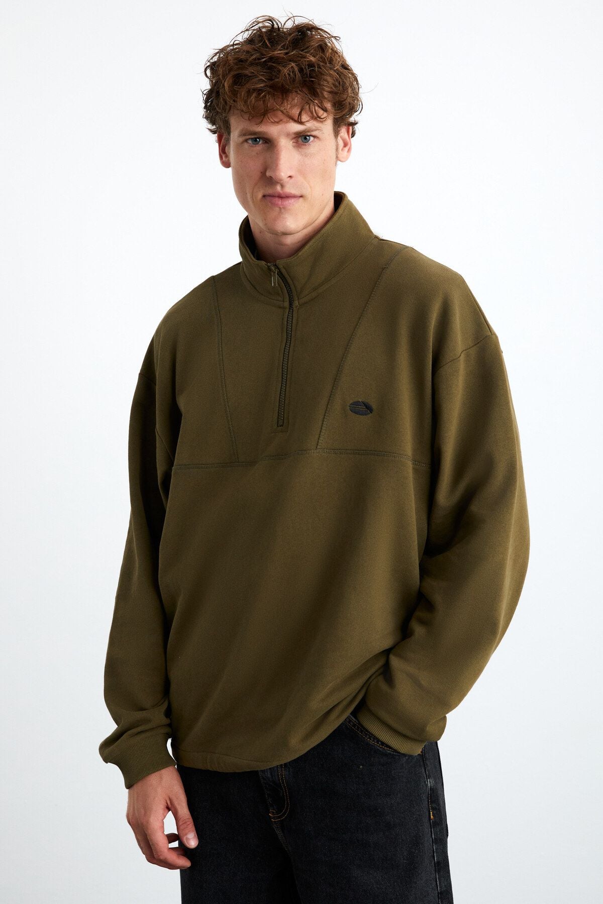 RADIAN MEN 100 %Organic Cotton Embroidery Detailed Stopper Rubber Zippered vertical collar Khaki Sweatshirt