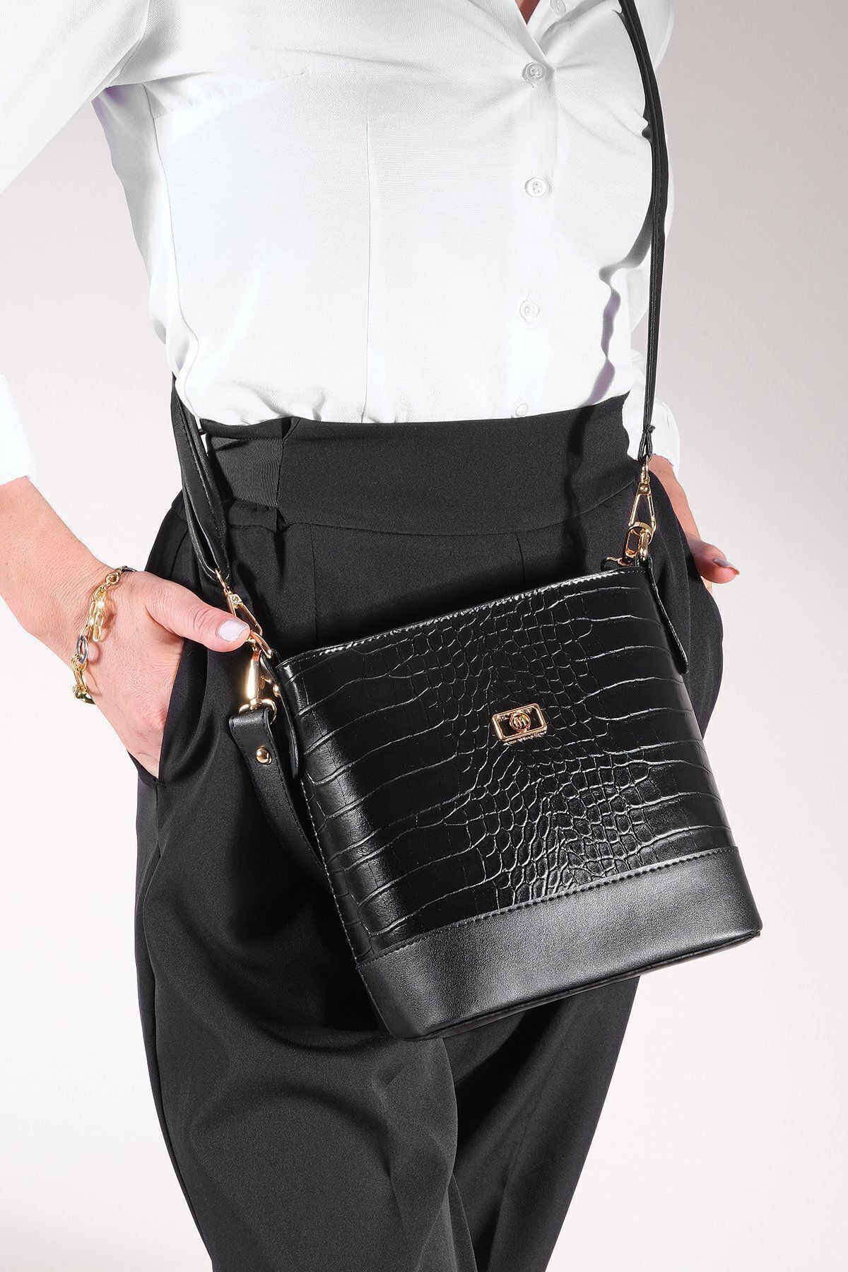 Woman Shoulder Bag Vesla Black