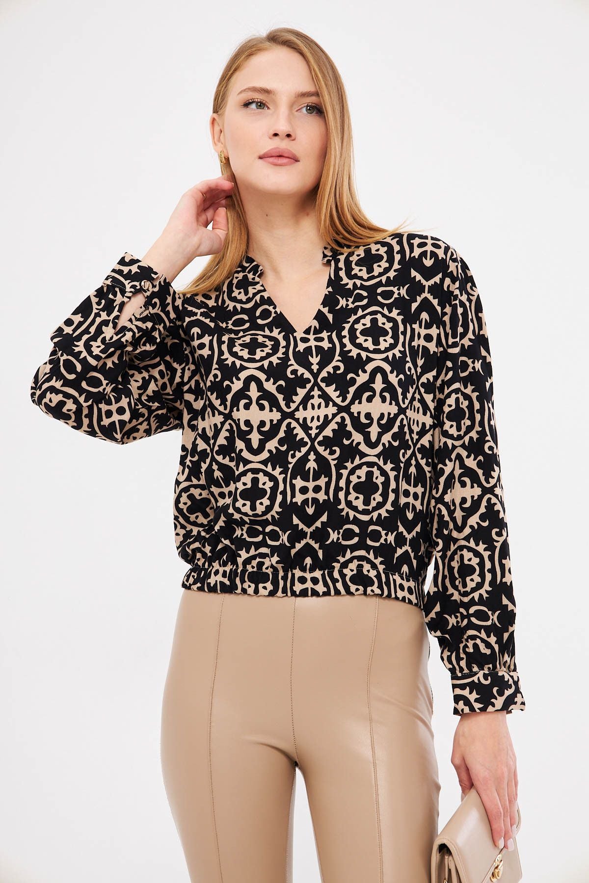 Female mink V-neck collar Pile Detailed Waist Waist Bluke Blouse ARM-25K001003