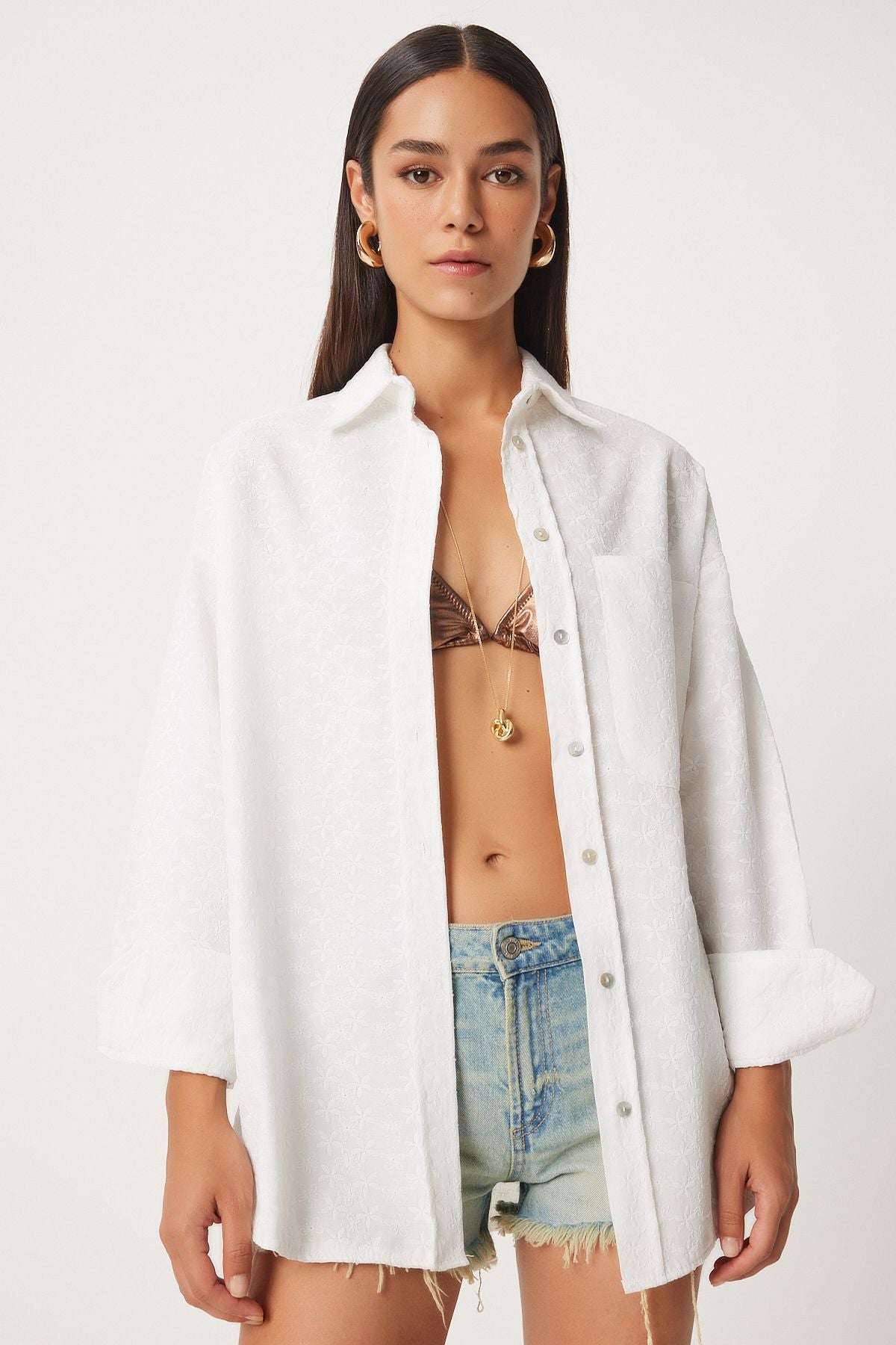 Female white shirt with white patterned DM00137