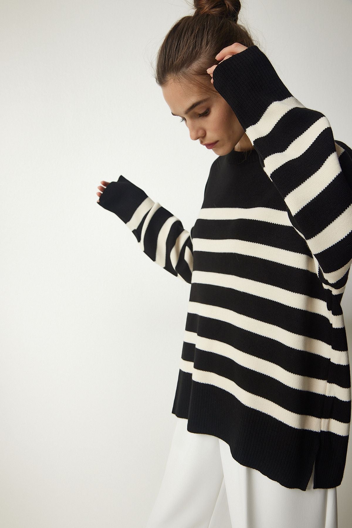 Woman Black Bone Striped Oversize knitwear sweater yy00182