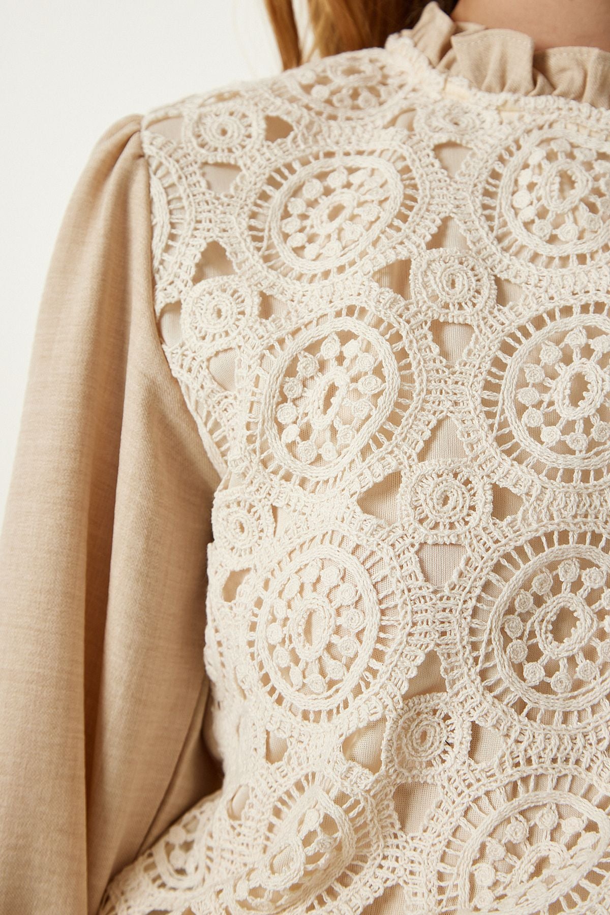 Female beige lace detailed weaving linen blouse TP00024