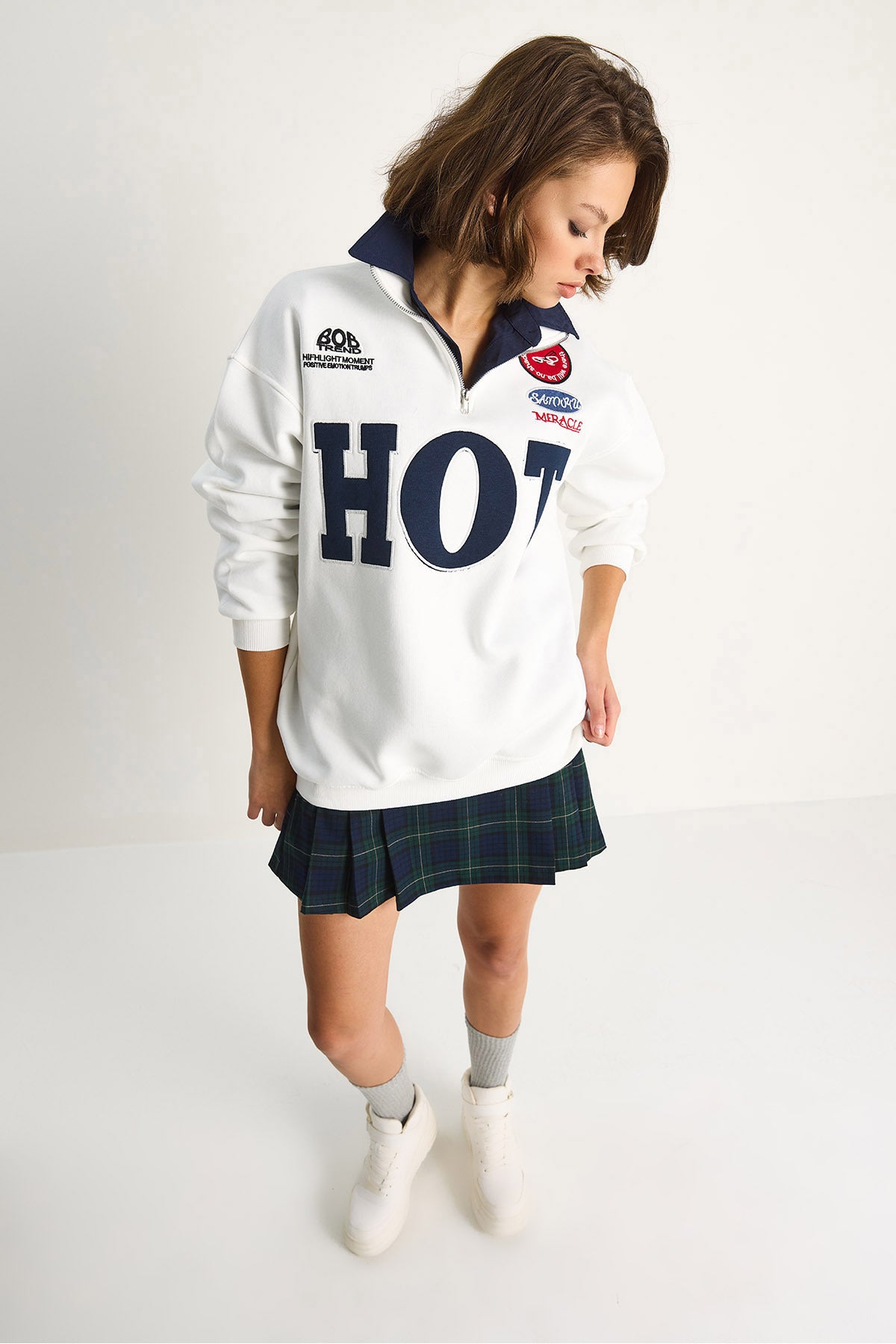 Women's Zippered Stand-Up Collar Embroidered Three Thread Ribbed Oversize Sweatshirt 10006 60284067