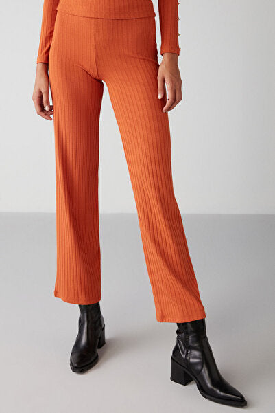 Erıka Women's Elastic Waist Flare Brick Color Trousers