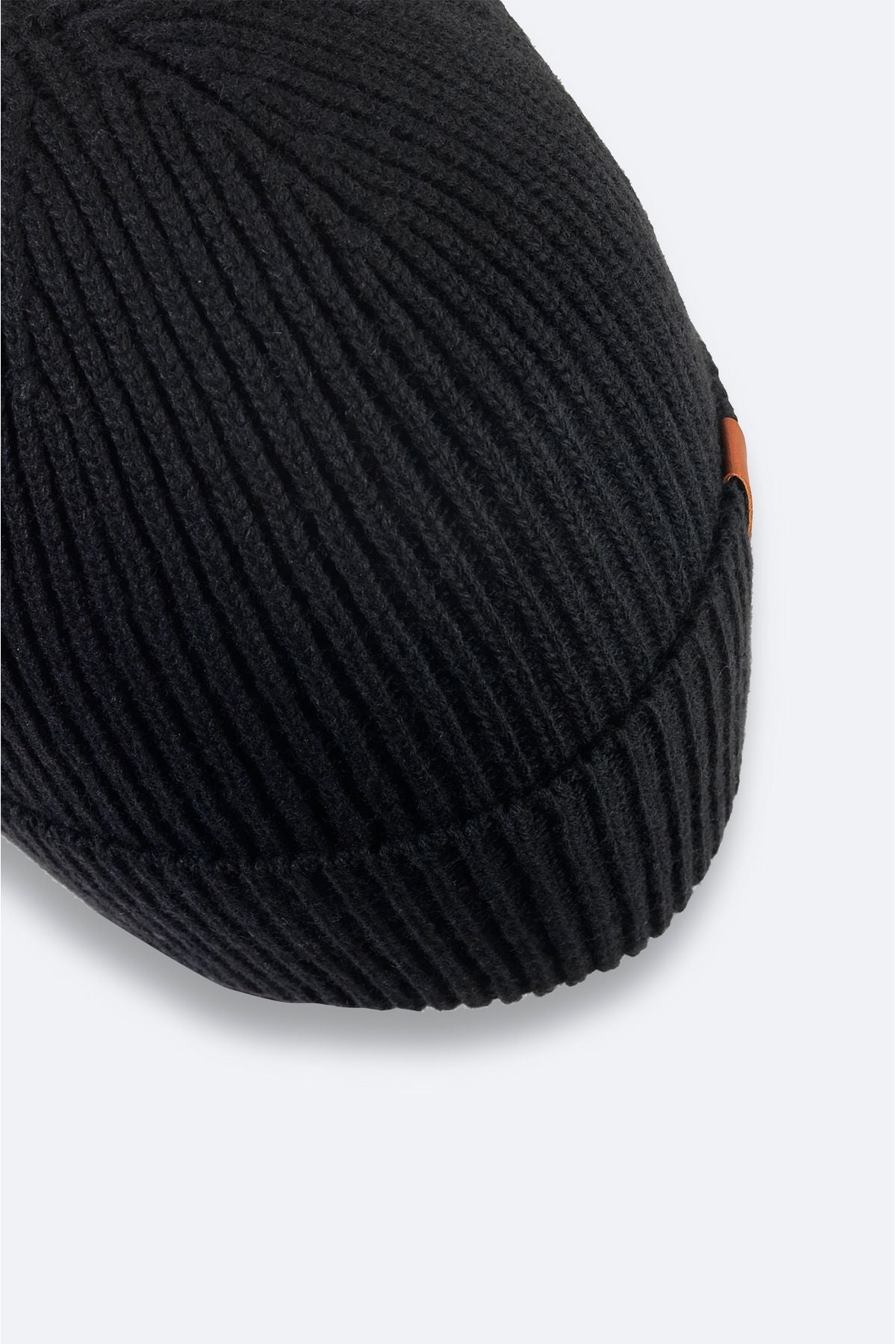 Men's black woolen looged beanie beanie B009200