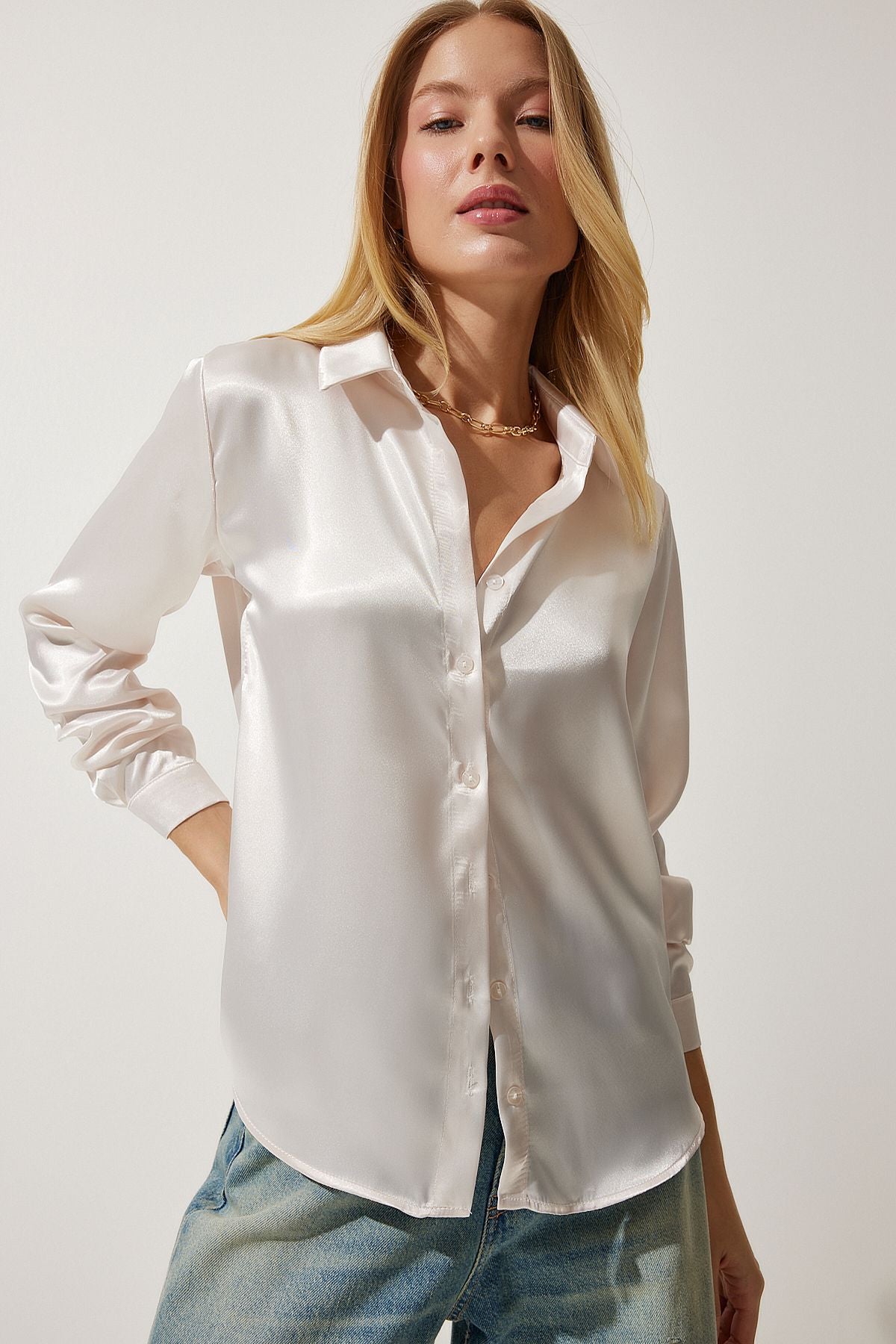 WOMEN'S CREAM LIGHTED SATIN SOLUTION SHIRT DD00990