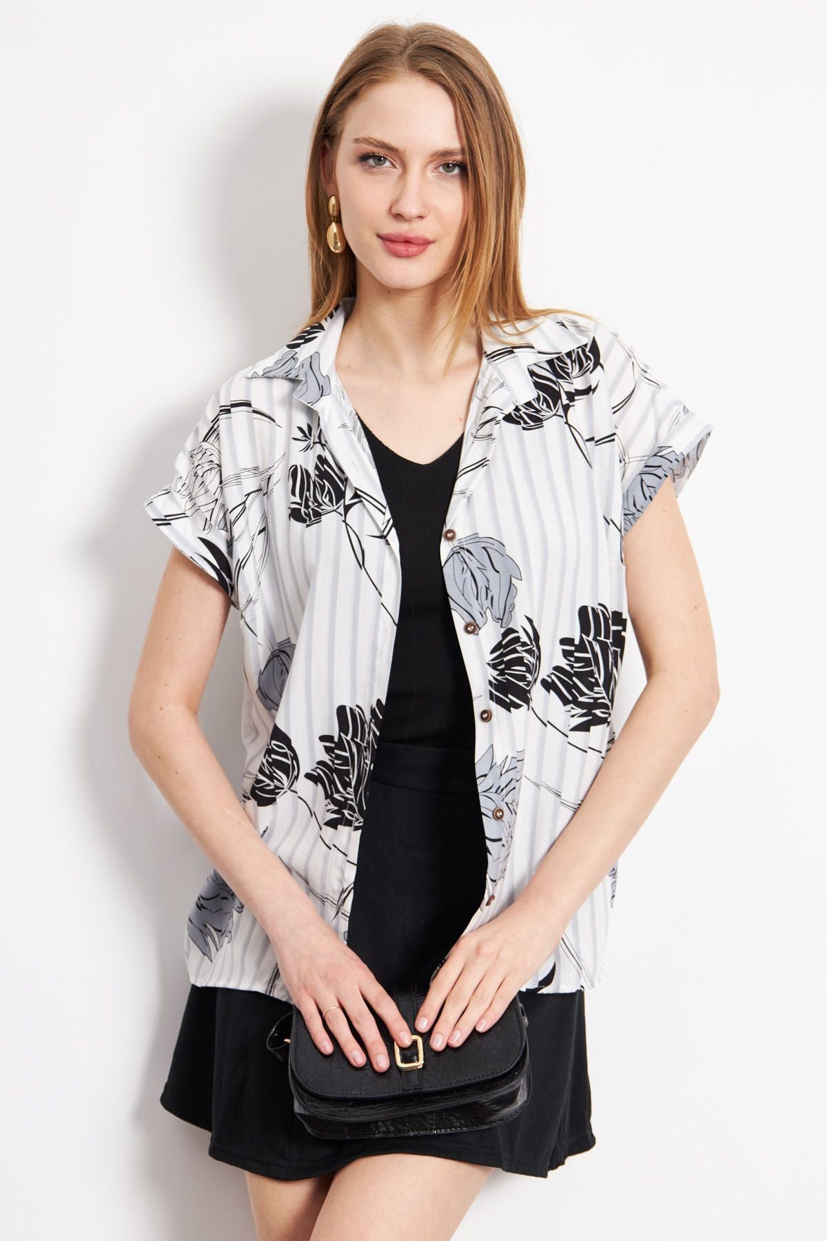 Woman Light Gray Patterned Short Arm Shirt ARM-221052