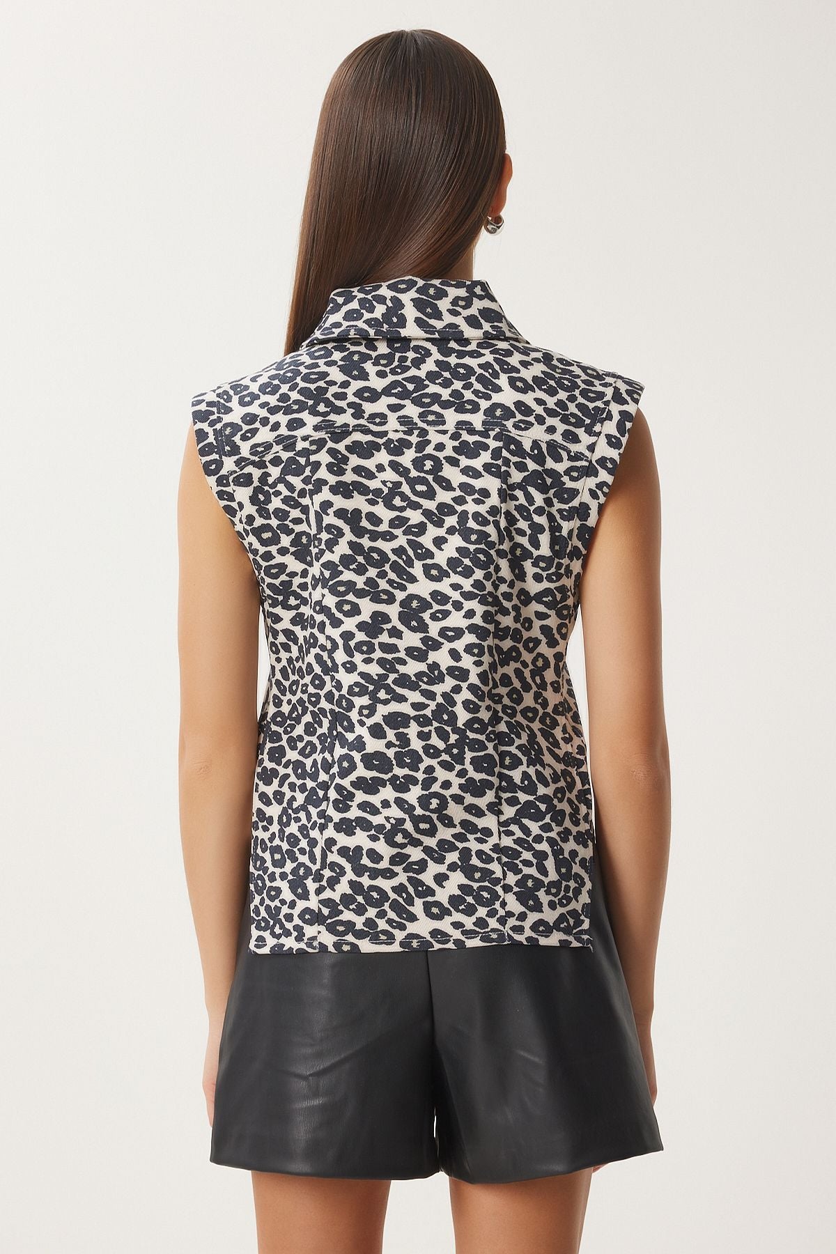 Female Ecru Black Leopard Patterned Shirt collar denim vest FN03418
