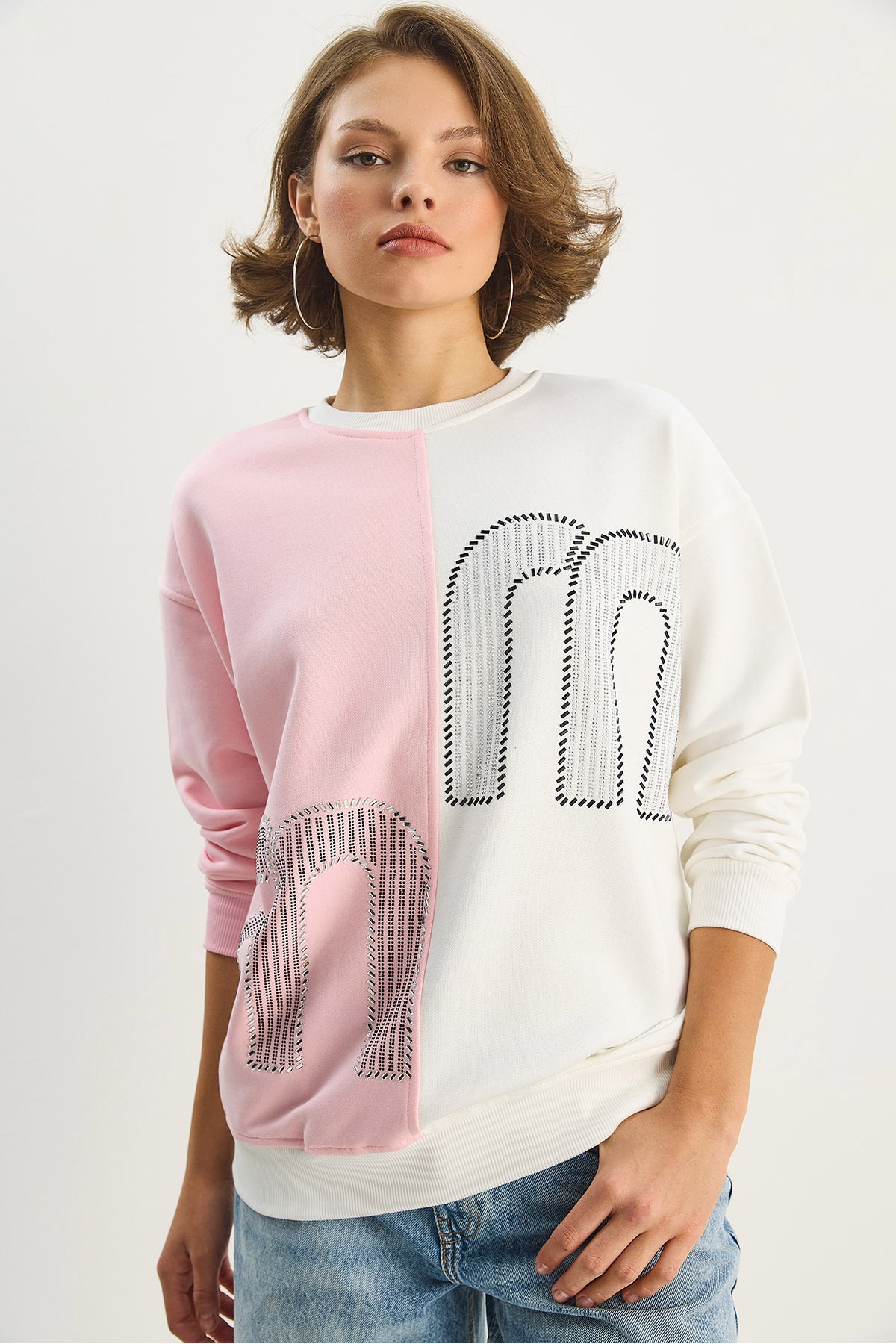 Women's Crew Neck Stone Embroidered Color Block Oversize Sweatshirt 1453 60283634