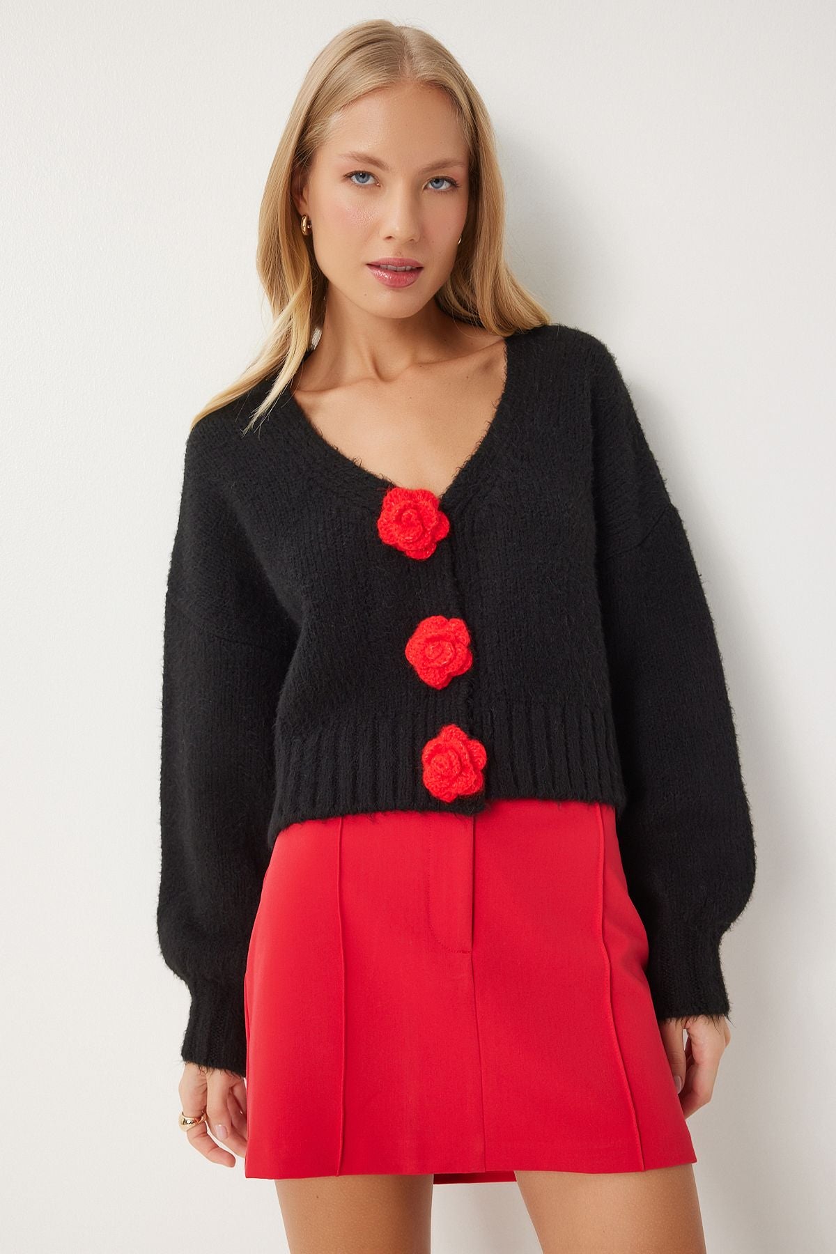 Female black pompom flower detailed knitwear cardigan pf00089