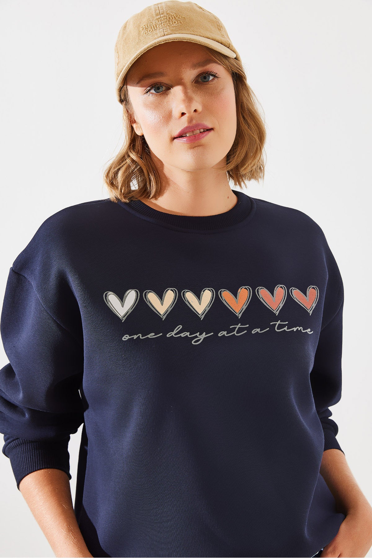 Women's Three Thread Raised Colored Heart Printed Sweatshirt MBHS007 60601007