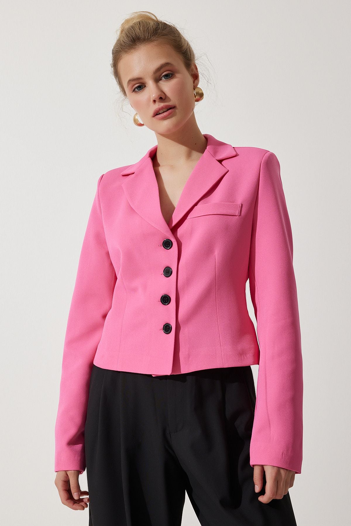 Kadın Pembe Kontrast Düğmeli Kısa Blazer Ceket WF00071