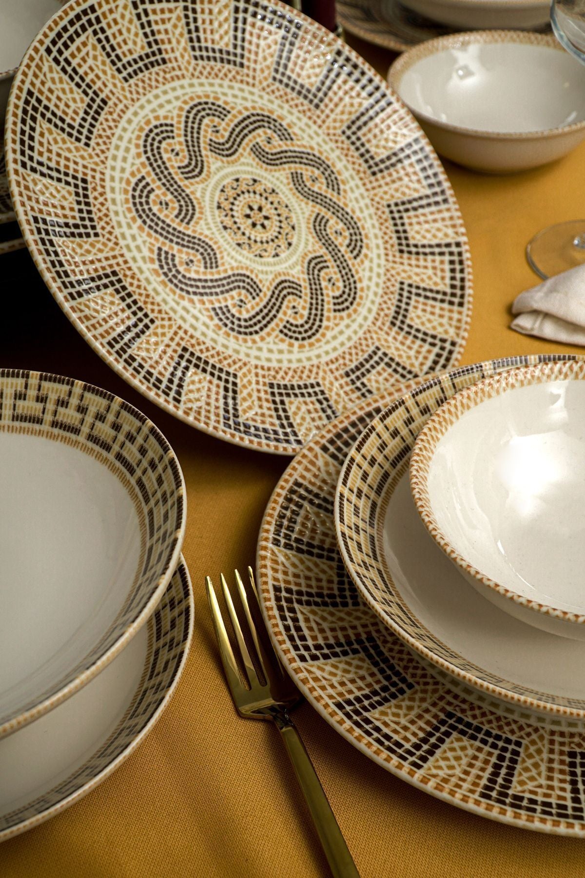 Ephesus 18 Piece Porcelain Dinner Set for 6 people