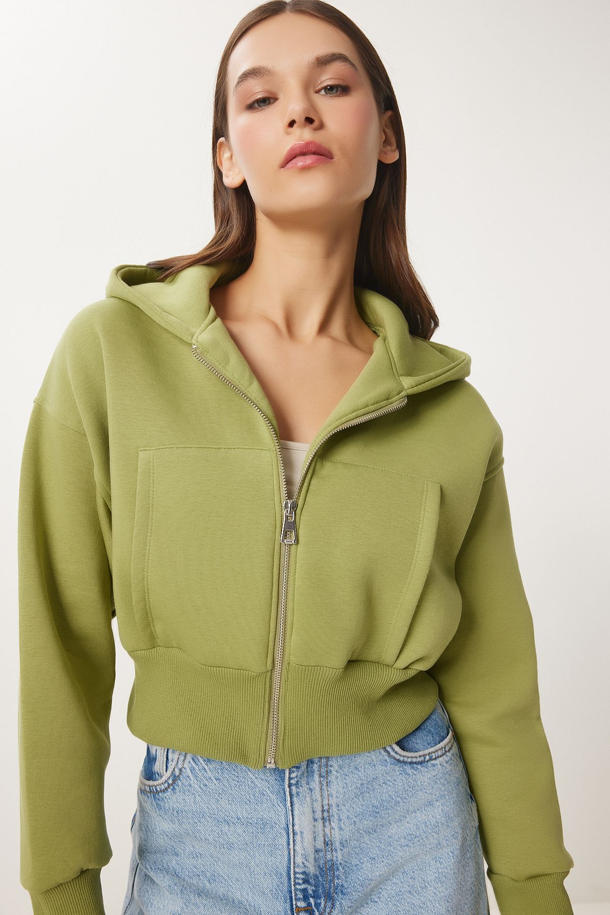 Female peanut green hoods