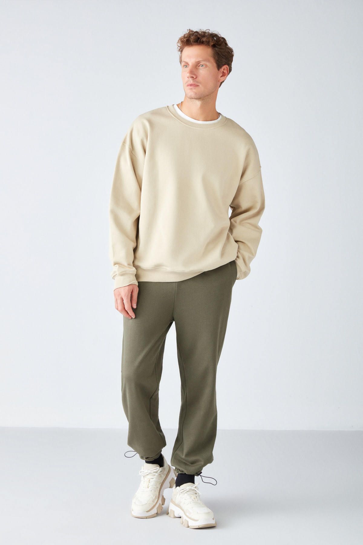 Stephan Men's soft fabric with overwhelm fit round collar beige sweatshirt