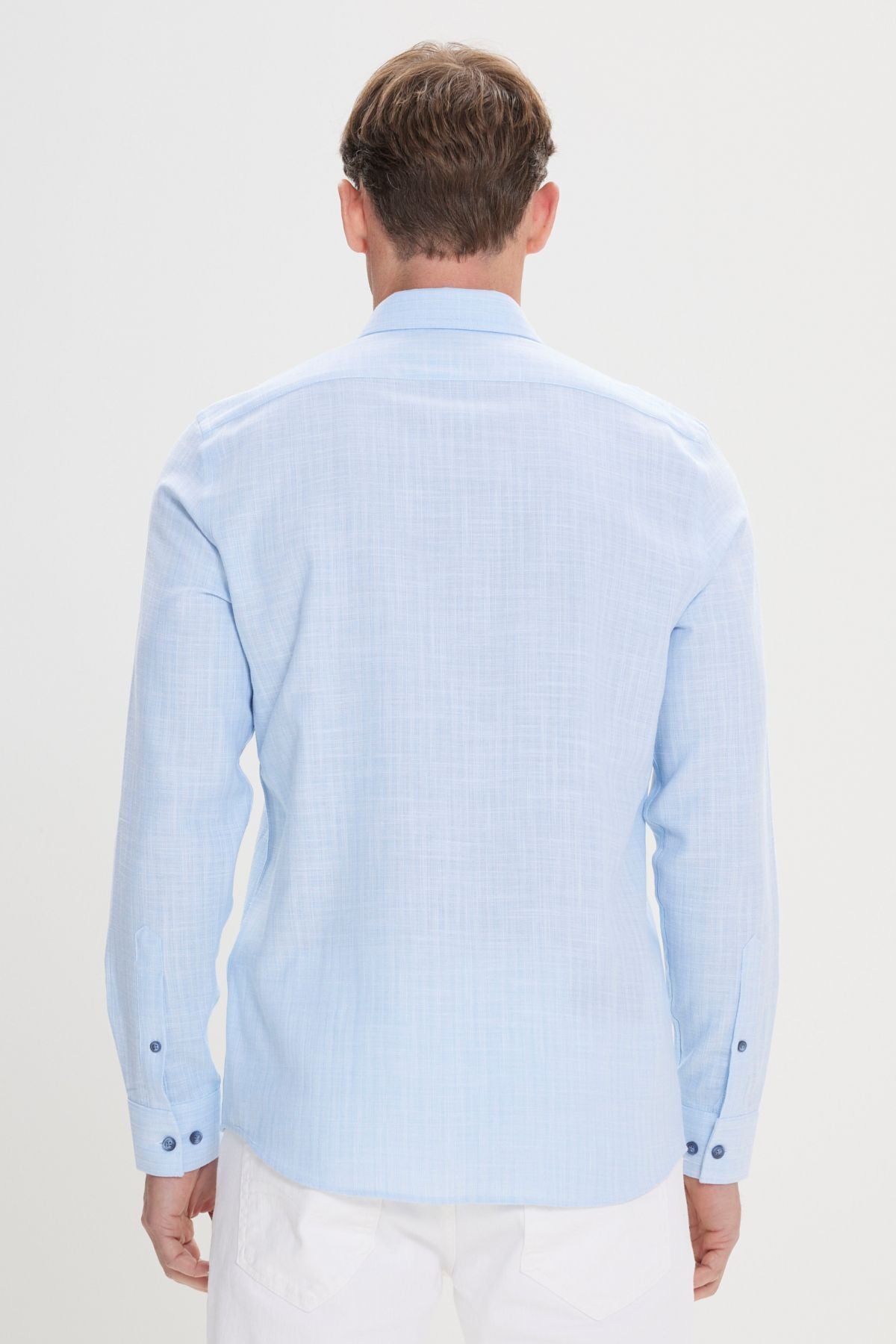 Men's light blue 100 %cotton slim fit narrow cut hidden buttoned collar linen -looking pennant shirt