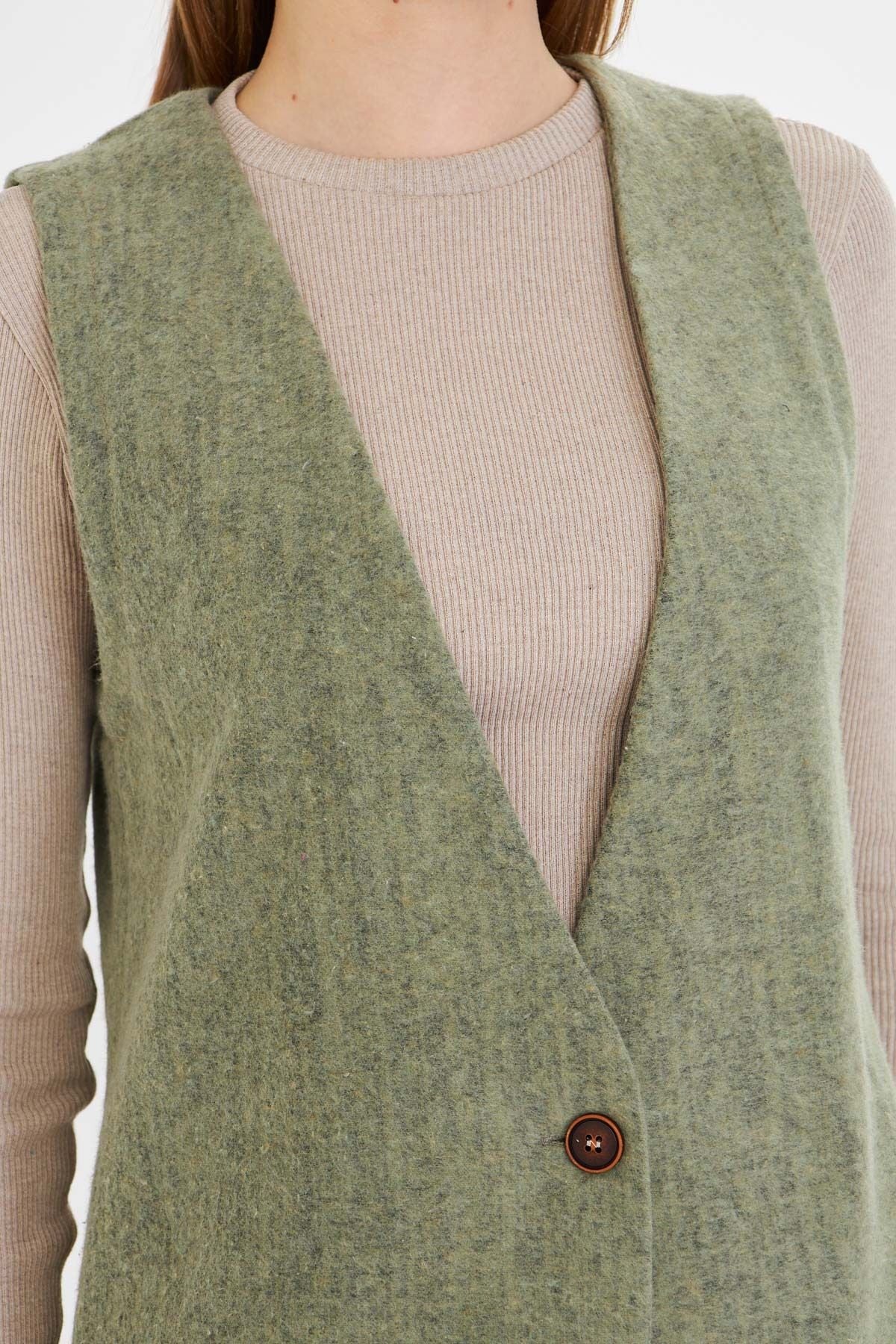 Female Green V-Neck Single Button Oversize Patterned Vest ARM-25K001110
