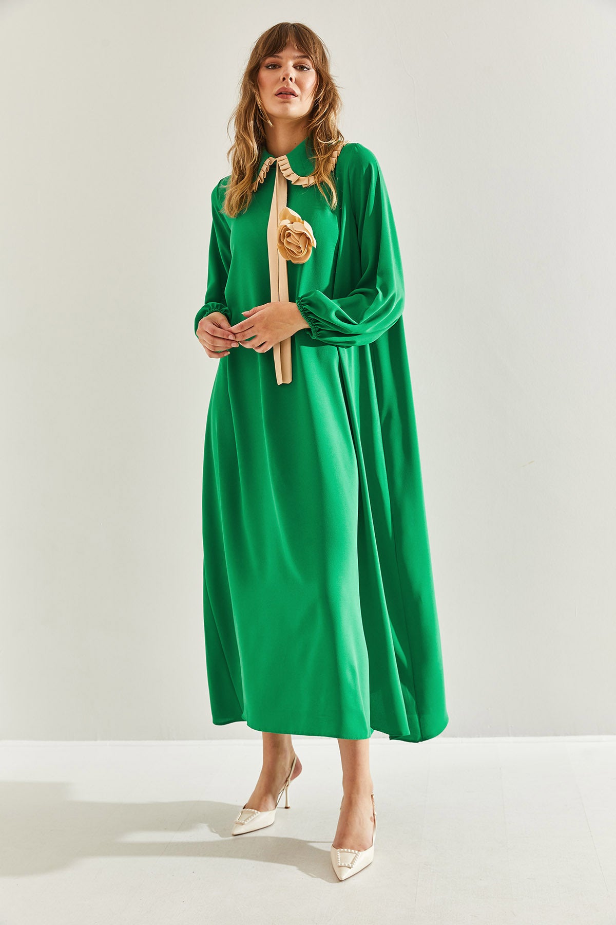 Women's Baby Collar Dress with Accessory Detail 60251096