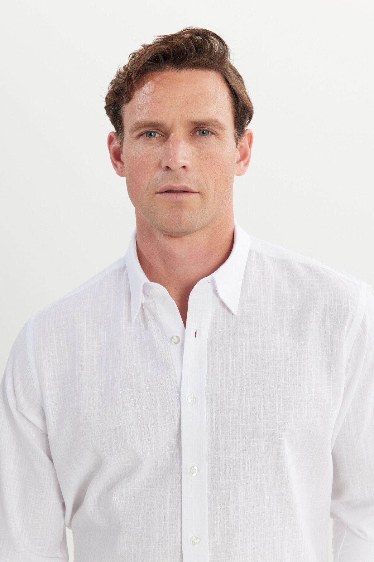 Men's White Comfort Fit comfortable cut hidden button collar 100 %cotton pennant shirt