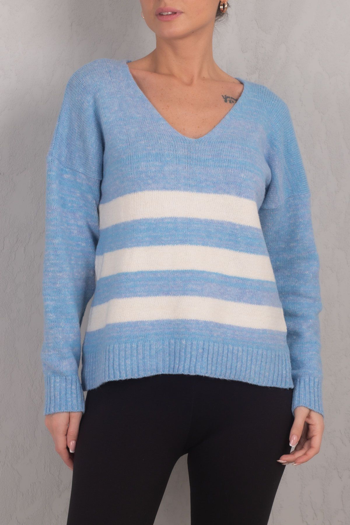 Woman Blue Lily V Yaka striped knitwear sweater ARM-24K012016