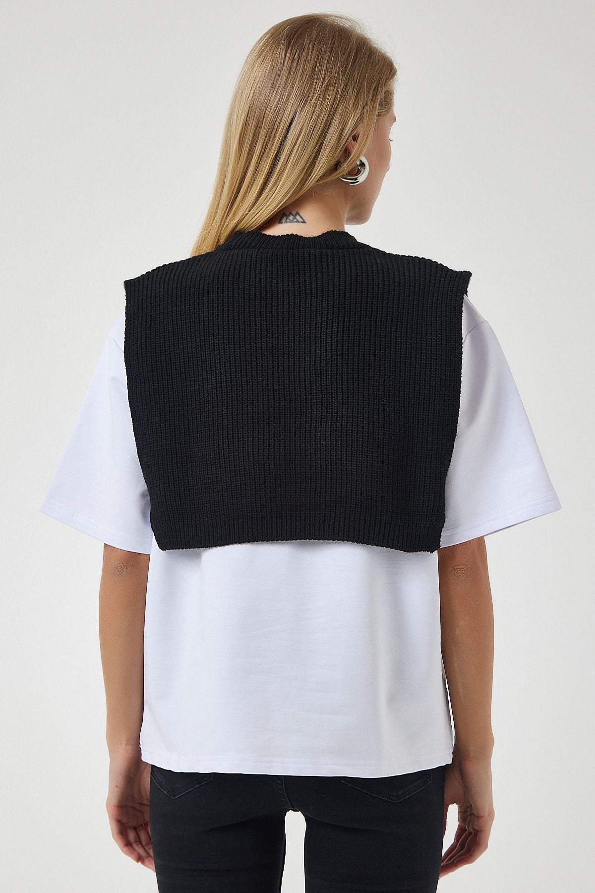 WOMEN BLACK SUVARE Knitting T-Shirt DP00201