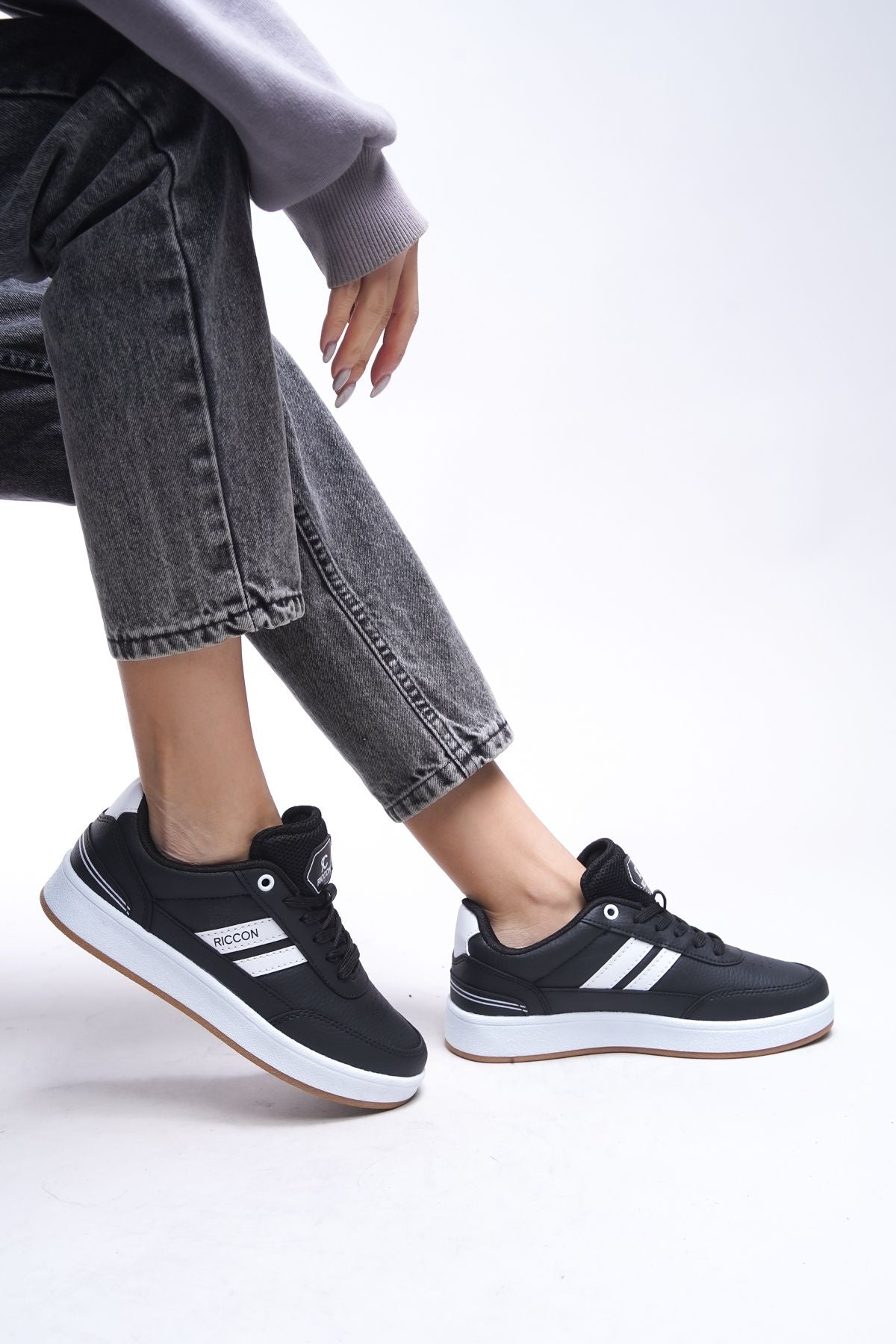 Zraudan Unisex Snekaer 001234 Black White Crepe