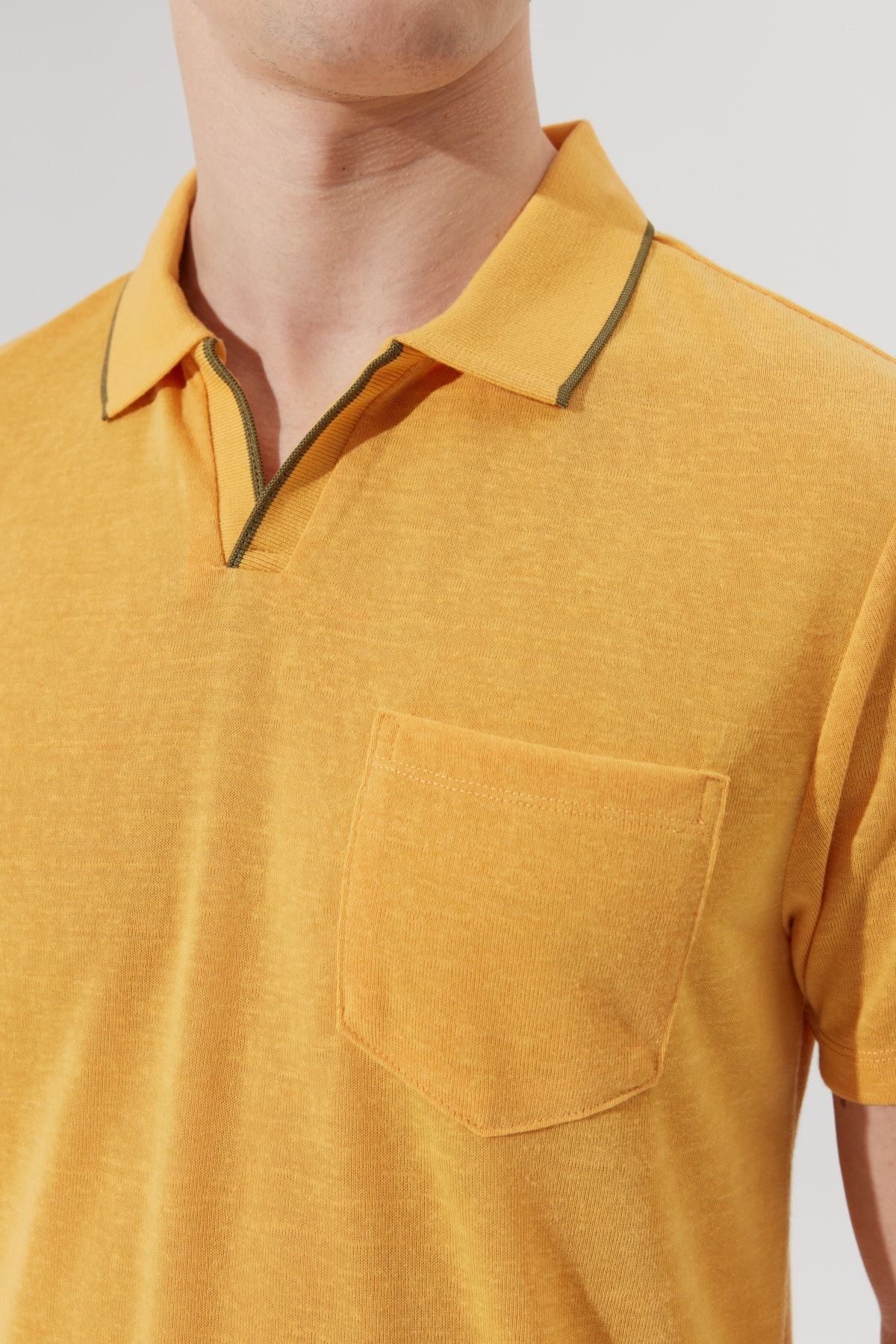 Men's yellow slim fit narrow cut polo collar pocket short sleeve linen -looking T -shirt