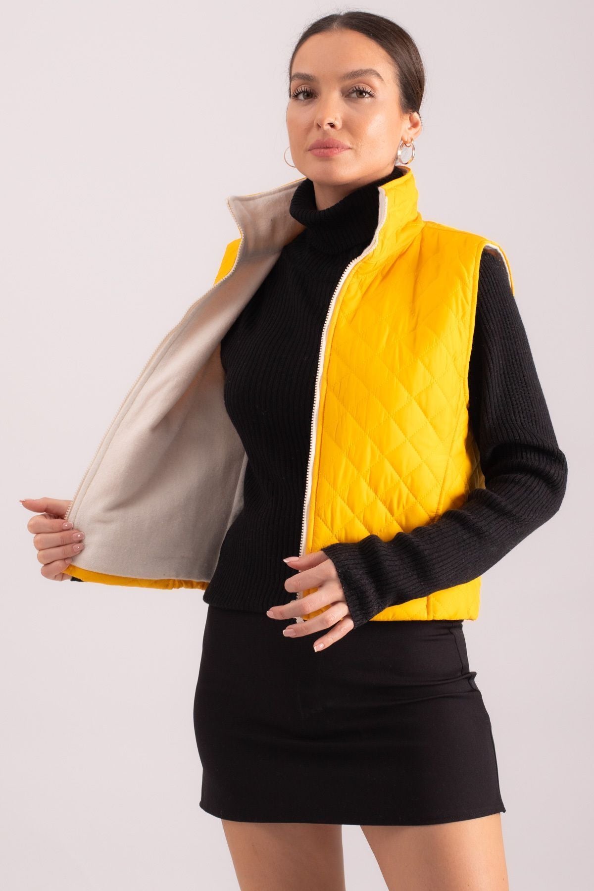 Female Yellow Stamp Lined Pocket Zippered Kapitone Vest ARM-24K001063
