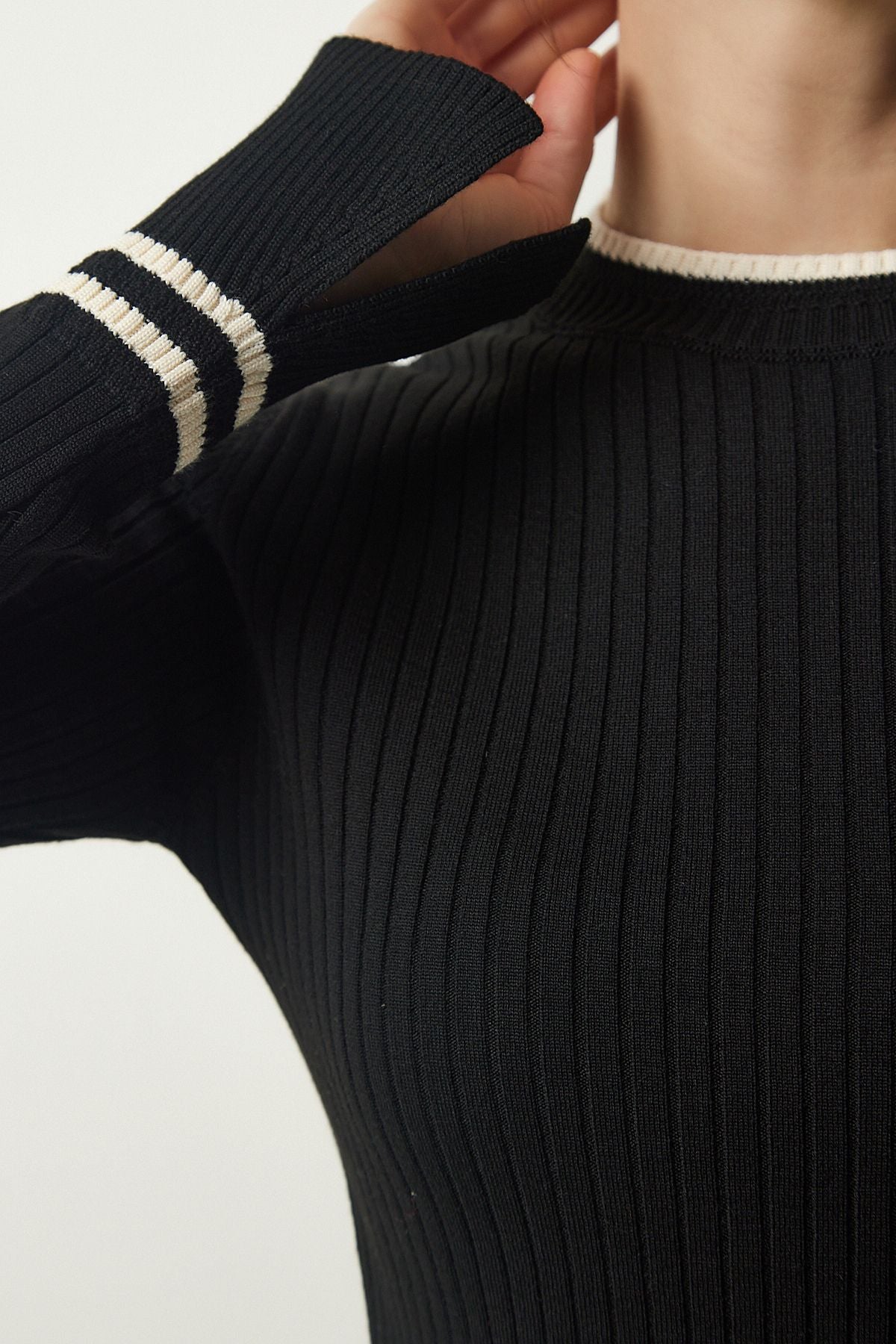 Female Black Wick Triko Blouse PF00046