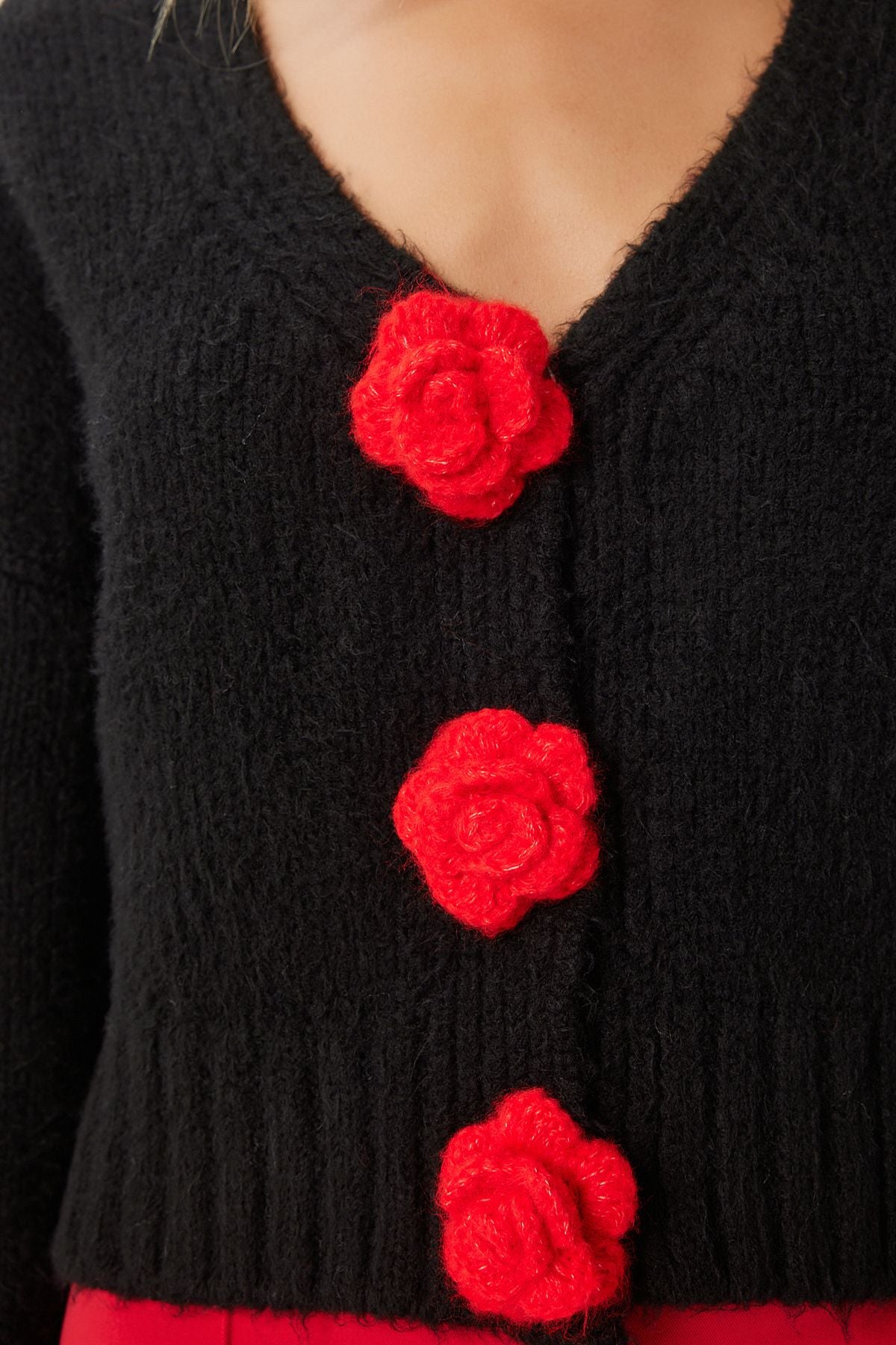 Female black pompom flower detailed knitwear cardigan pf00089
