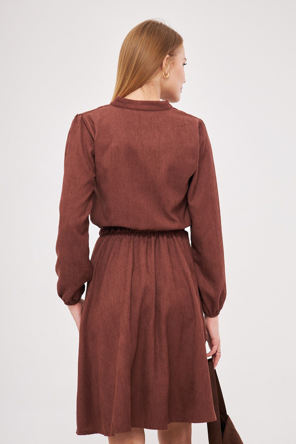 Female Coffee Velvet V-Yaka Waist Fine Wick with Rubber Red Clash Dress ARM-25K001049