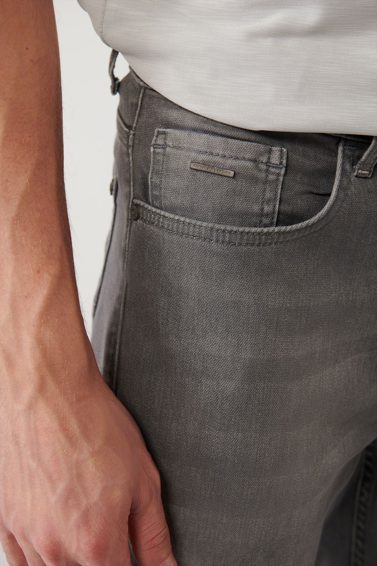 Men's Gray Obedness Washing Flexible Jean Pants A41y3514