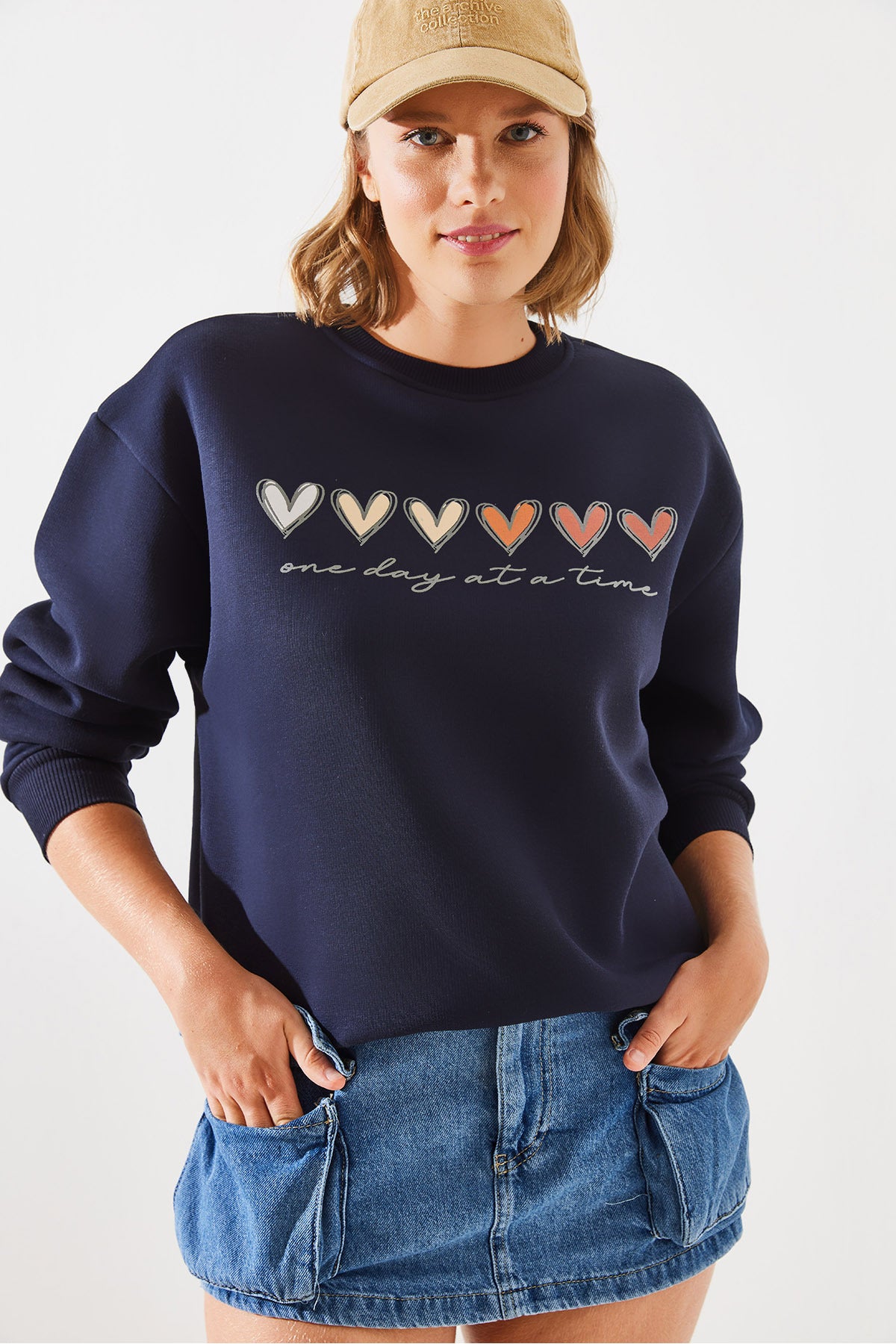 Women's Three Thread Raised Colored Heart Printed Sweatshirt MBHS007 60601007