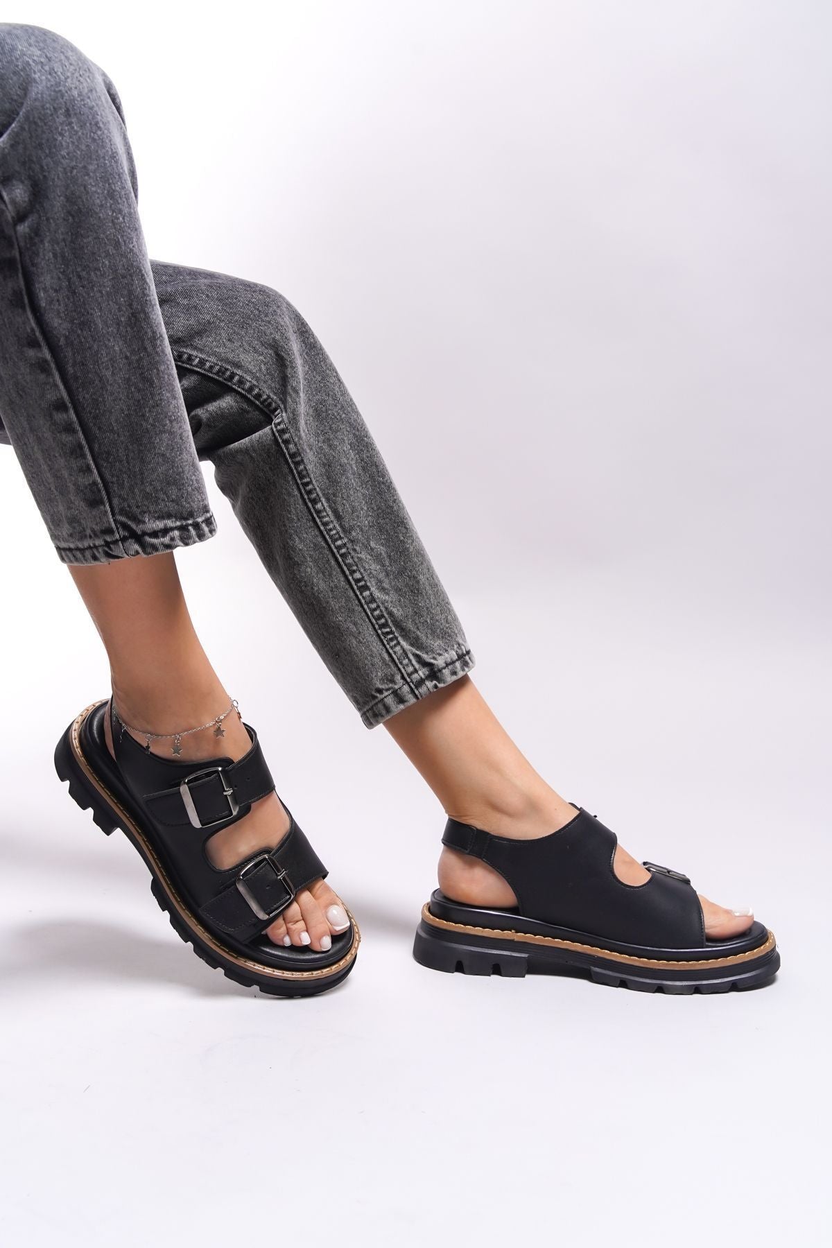 Valeduhr Woman Sandals 0012791 Black