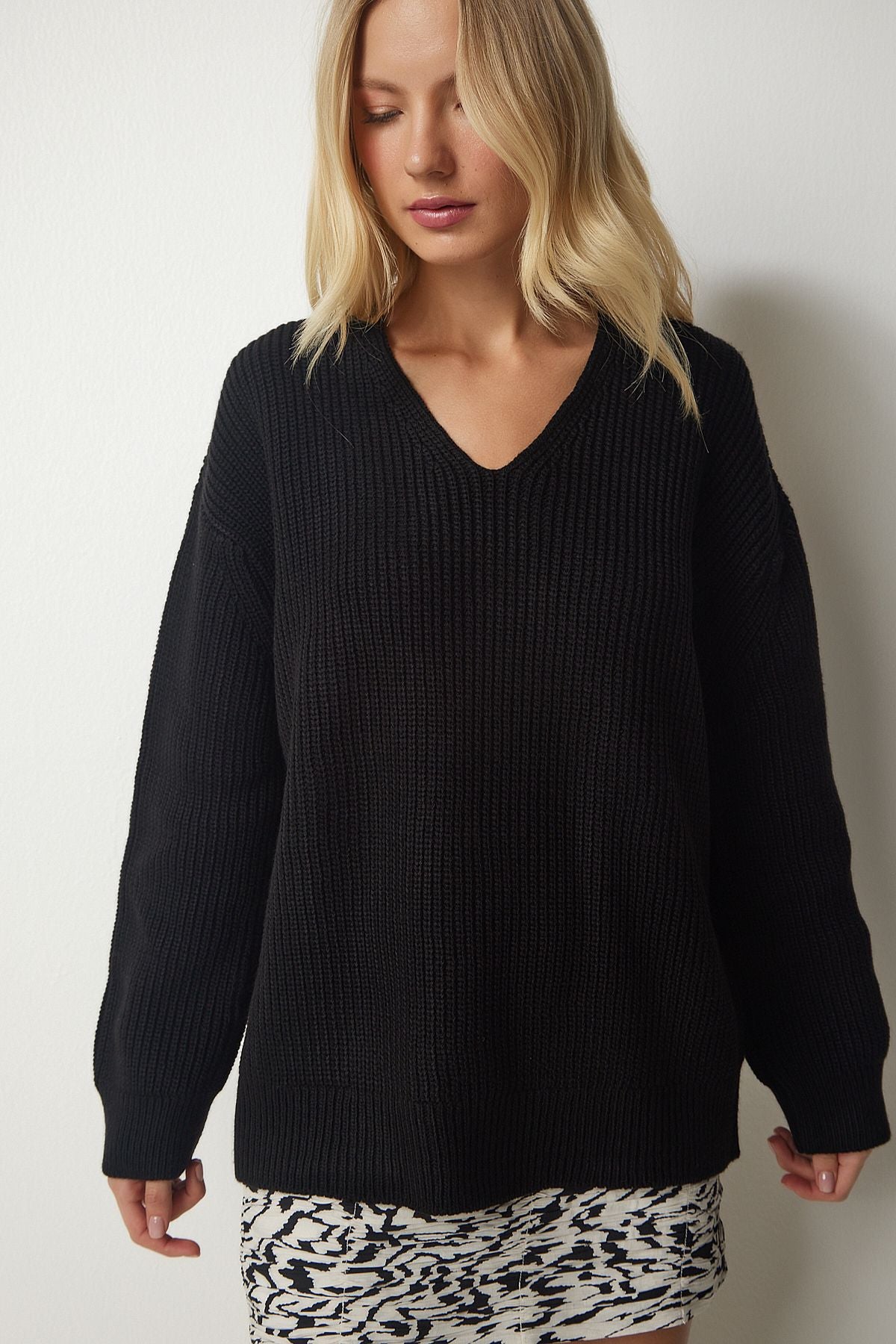 Female Black V -Yaka Oversizle Basic Knitwear Kazakh MX00130