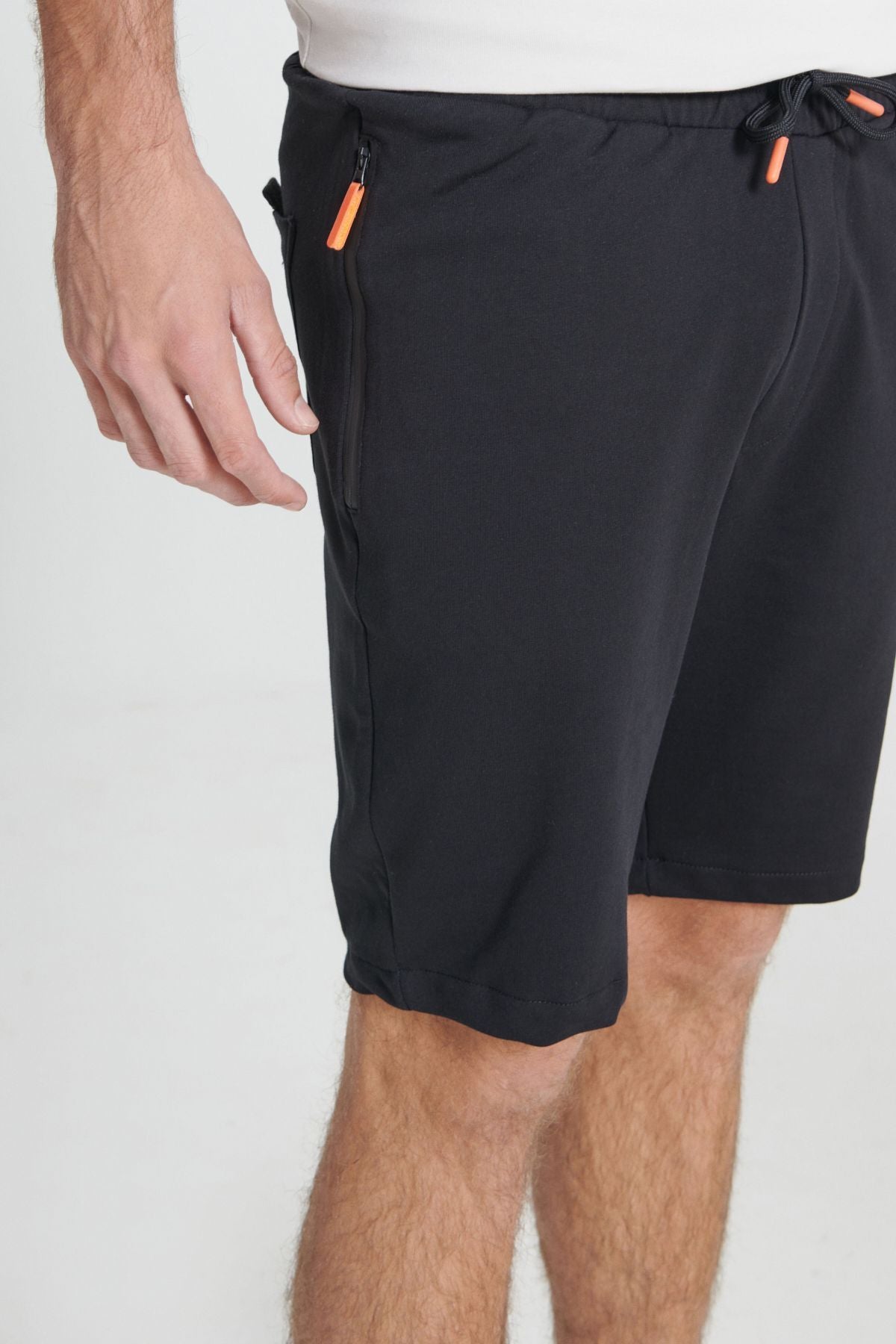 Men's Black Standard Fit Normal Cutting Cotton Pocket Shorts