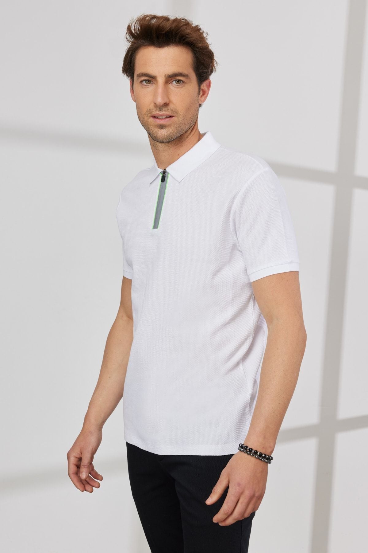 Men's white slim fit narrow cut polo collar 100 %cotton honeycomb pattern short sleeve t -shirt