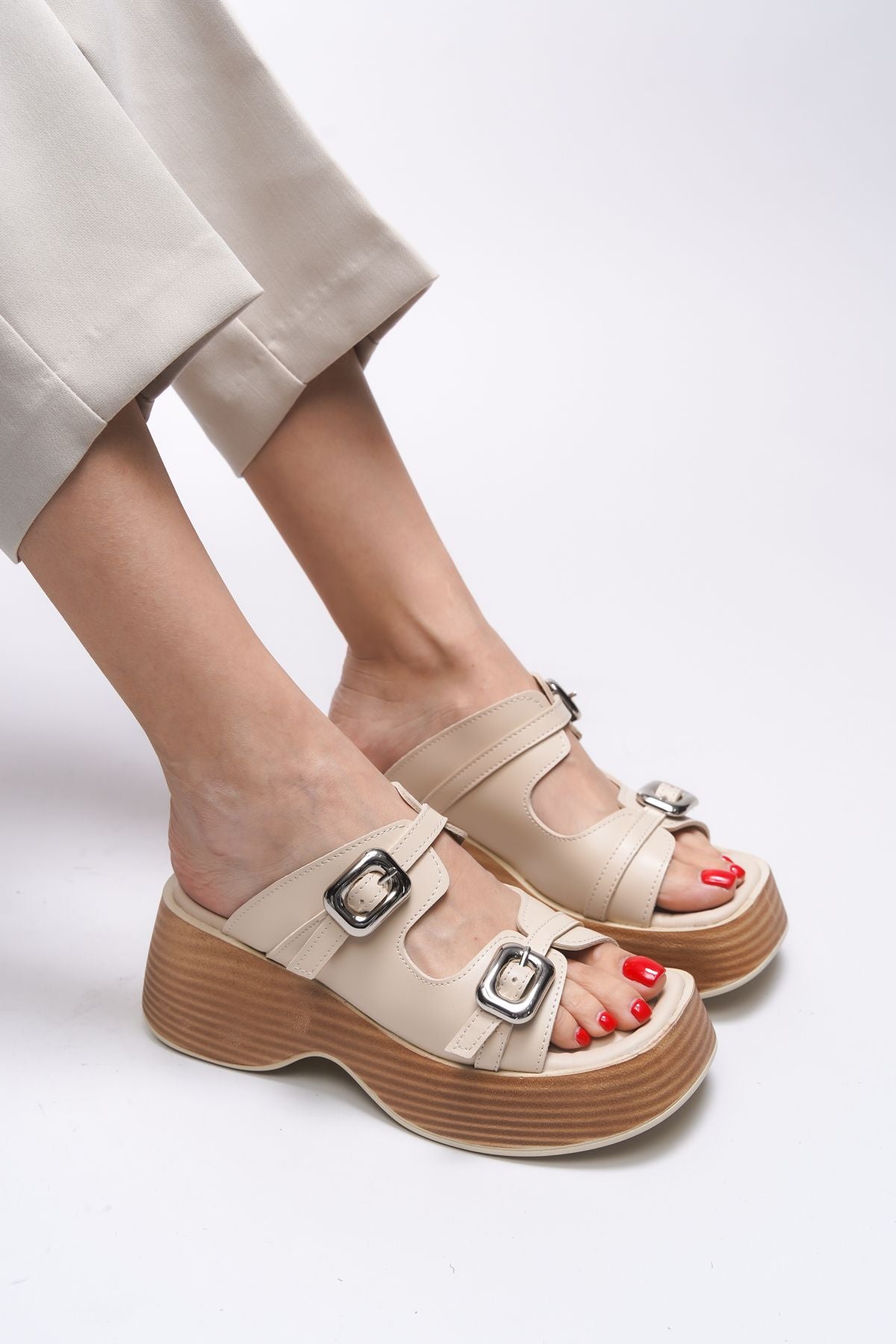 Victihne Woman Slippers 001291 Beige