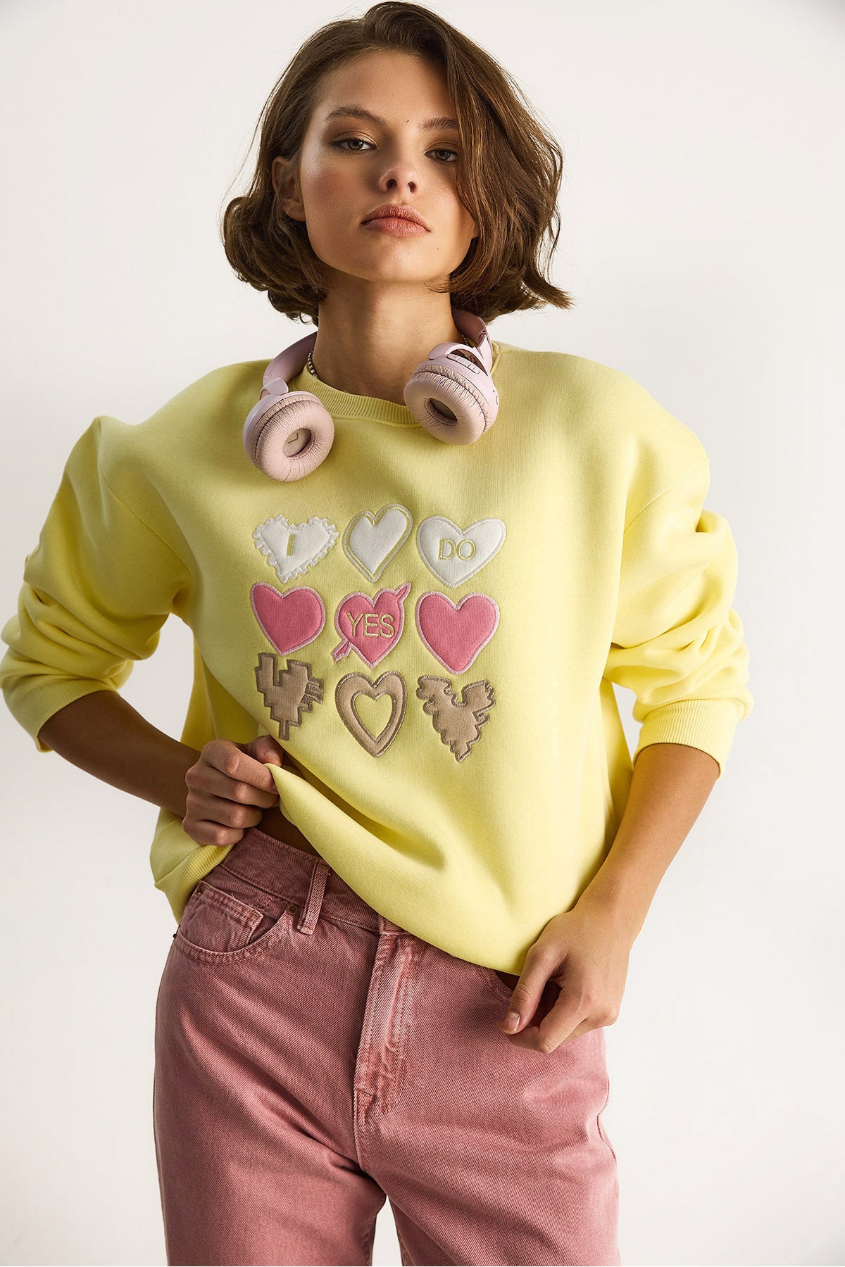 Women's Crew Neck Heart Embroidered Rose Gold Three Thread Sweatshirt 6875 60283520