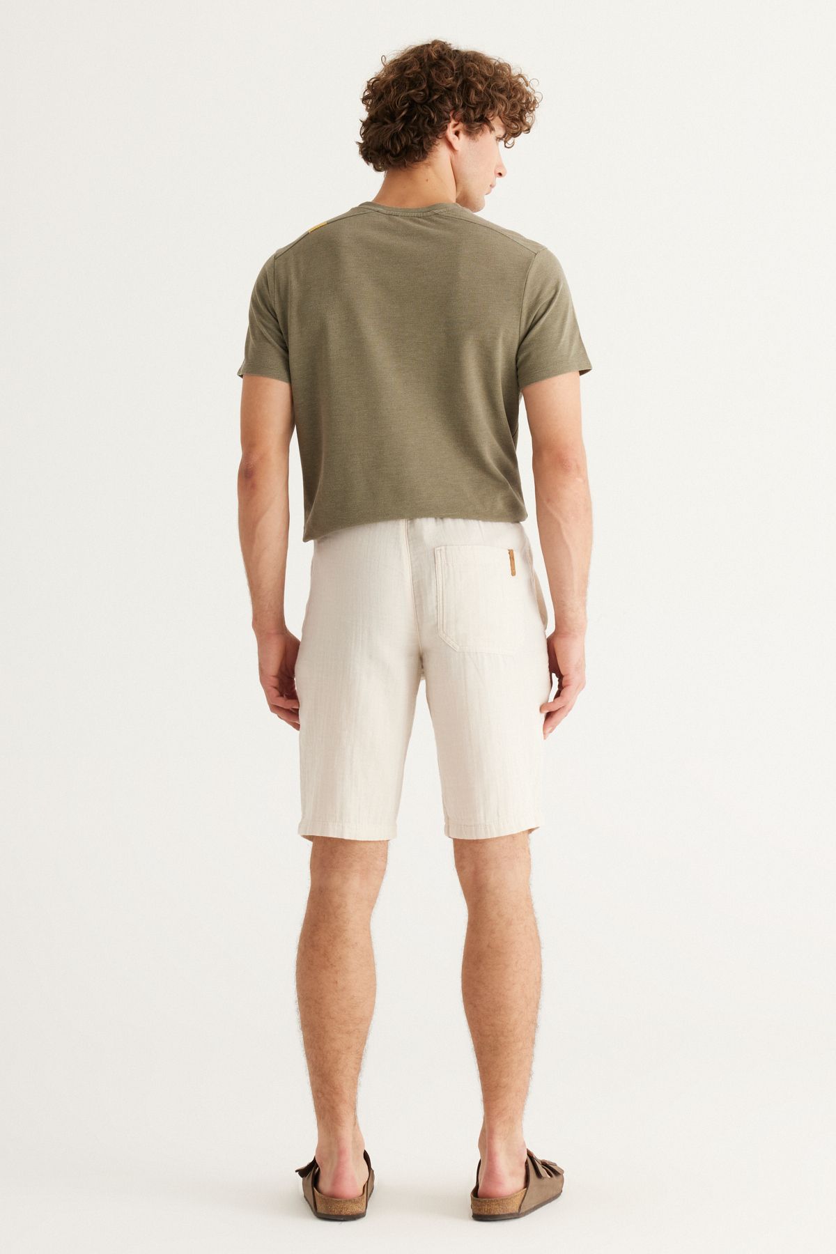 Men's Beige Slim Fit Narrow Cutting Side Pocket 100 %Cotton Muslin Patterned Shorts