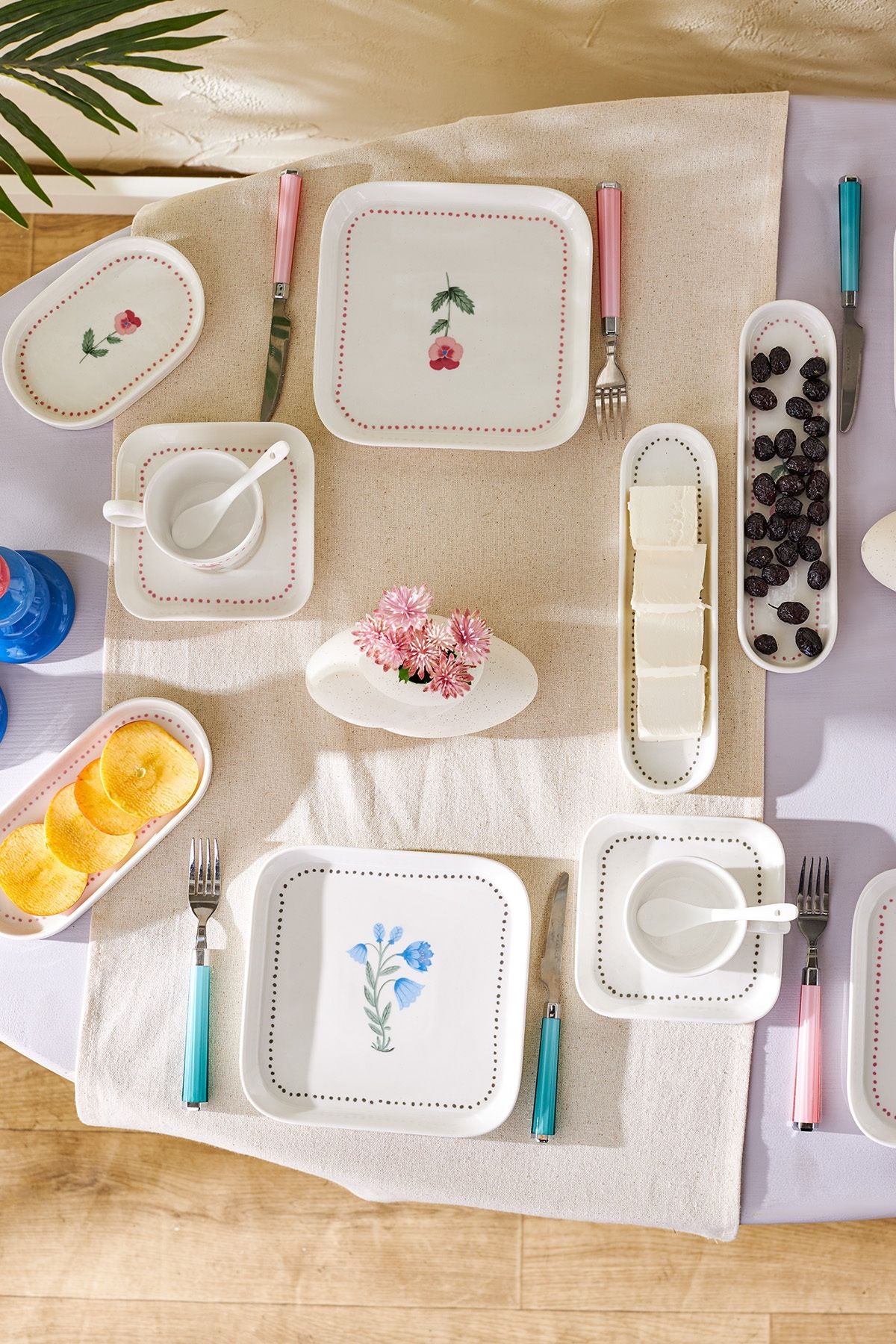 Viola Porcelain 30 Piece 6 Person Breakfast Set