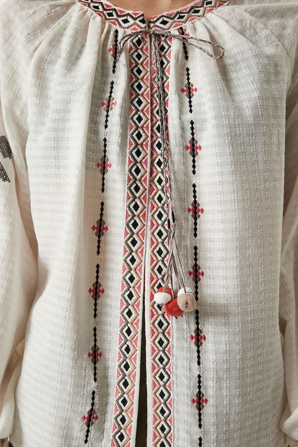 Ekru Embroidery Detailed Linen Blouse ES00146