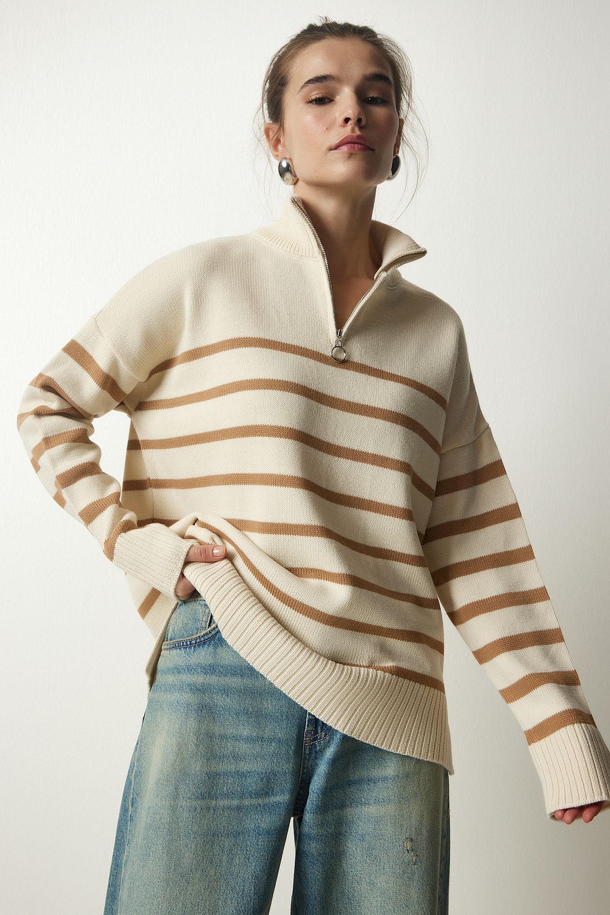 Women's Cream Biscuit Zippered Neckline Triko Sweater PF00045