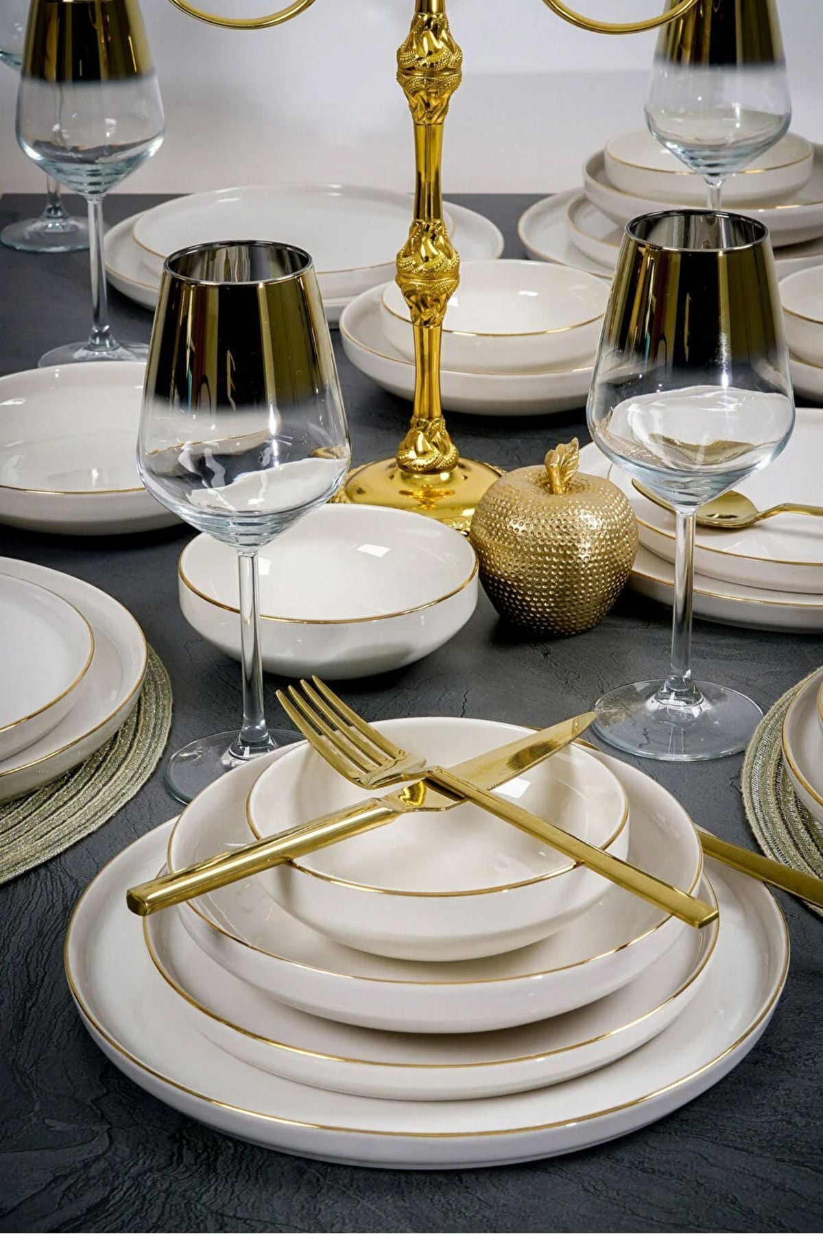 Dream Gold Gilder 24 Piece 6 Person Porcelain Dinner Set Broken White