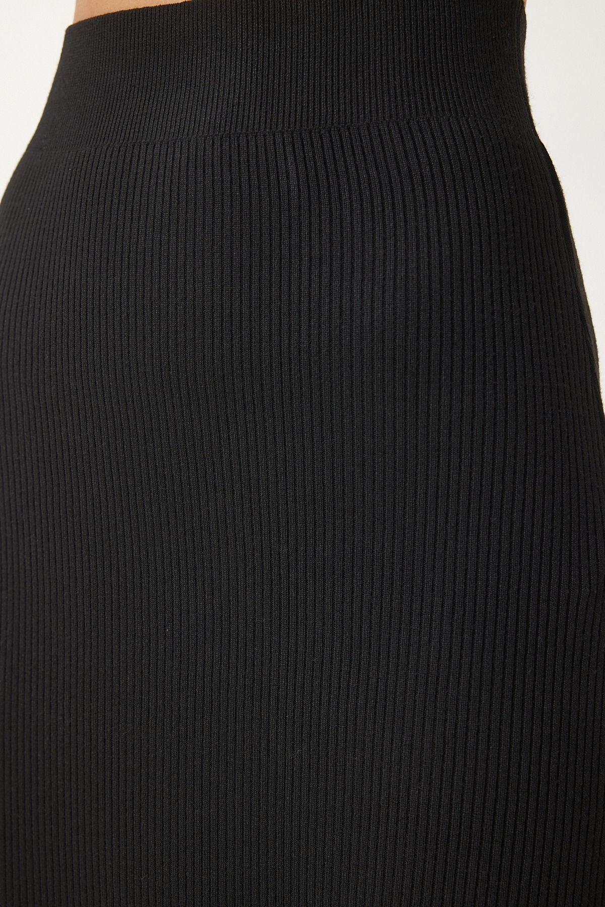 Female Black Wick Triko Skirt PN00082